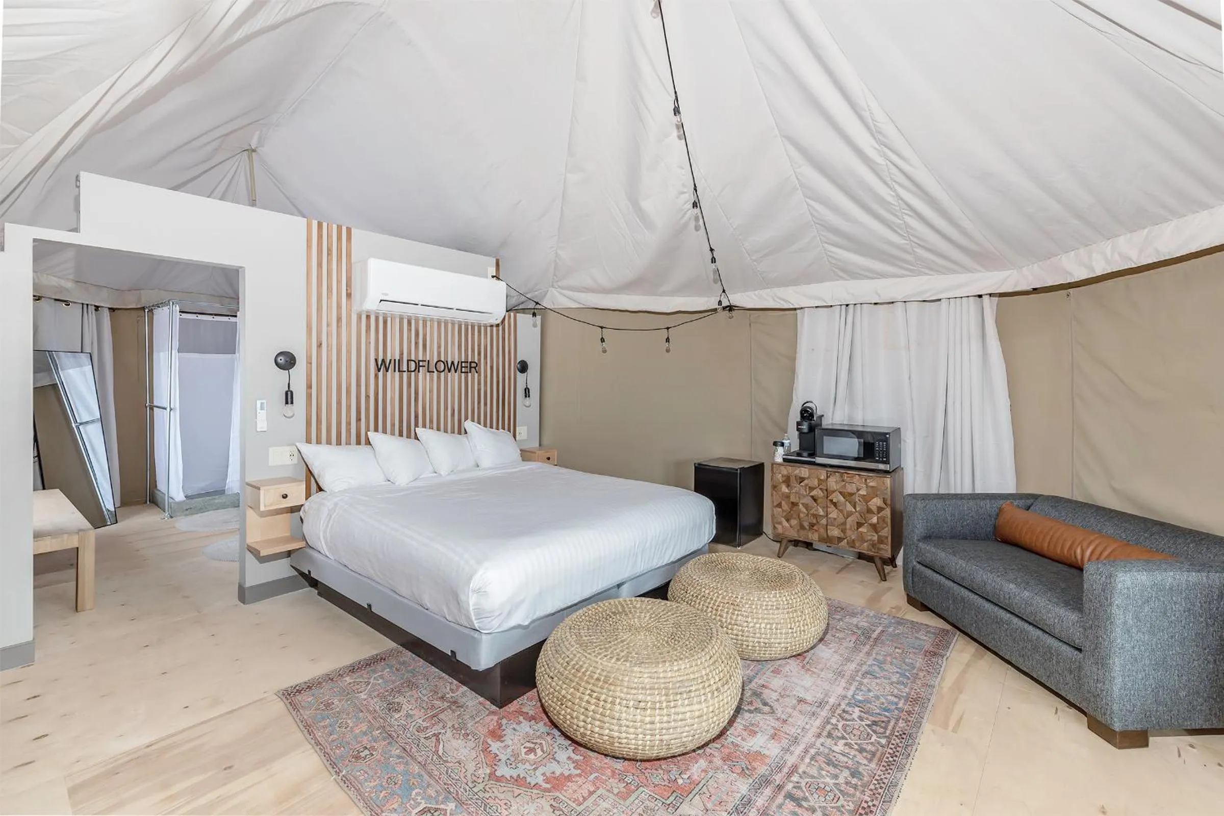 Seating area, Bed in Zion Wildflower Resort