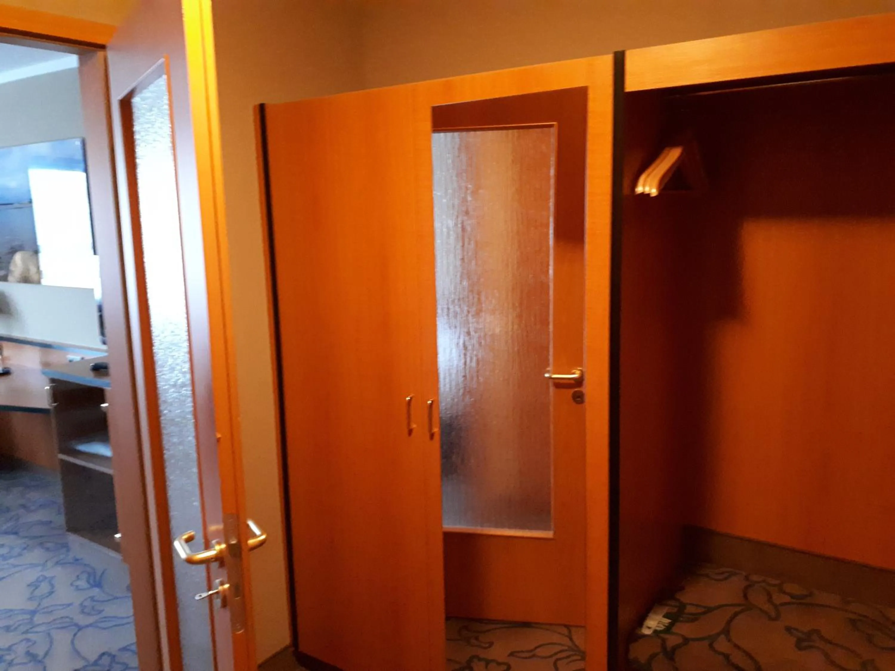 wardrobe in Hotel Markkleeberger Hof