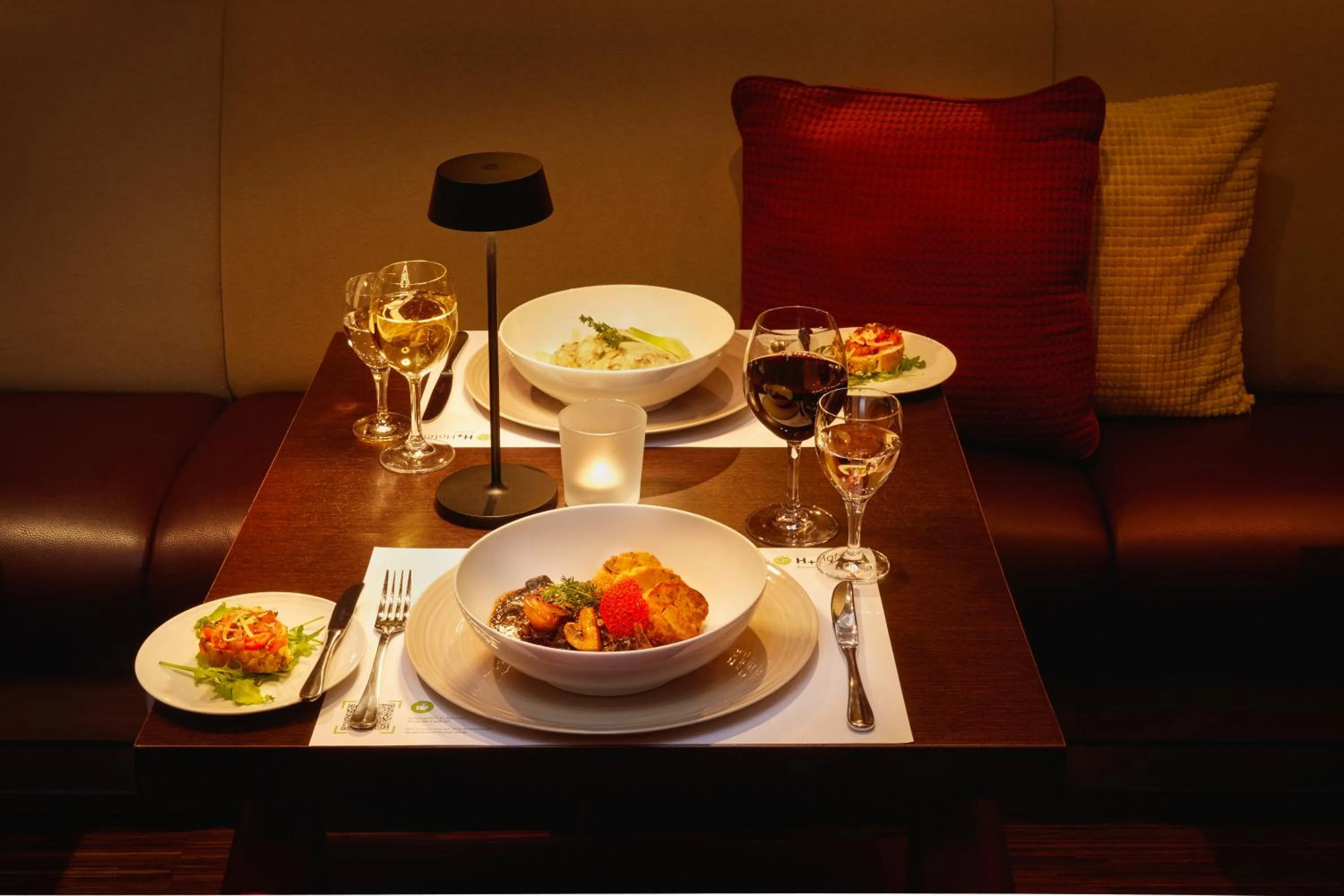 Restaurant/places to eat in H+ Hotel Bochum