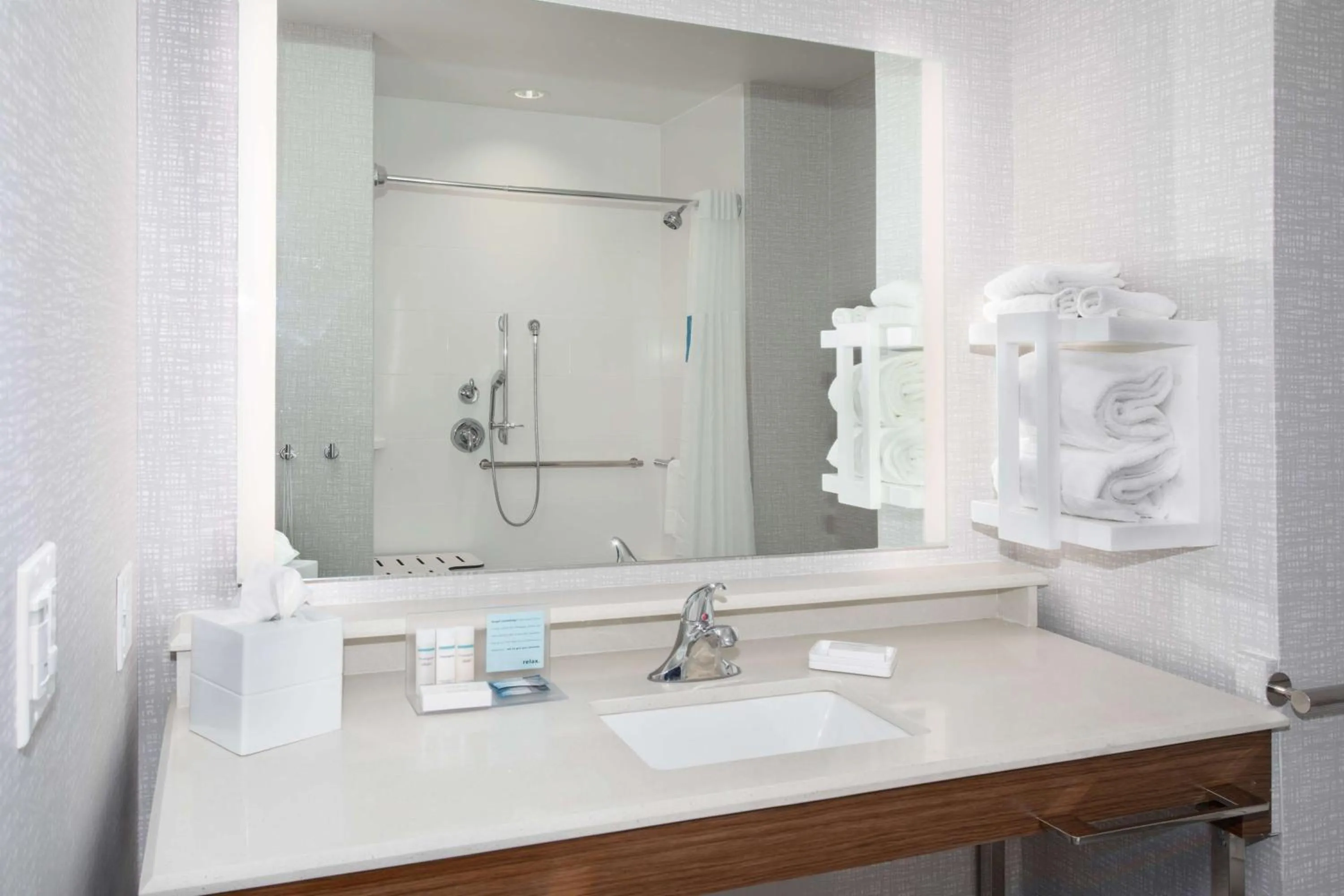 Bathroom in Hampton Inn & Suites Watsonville