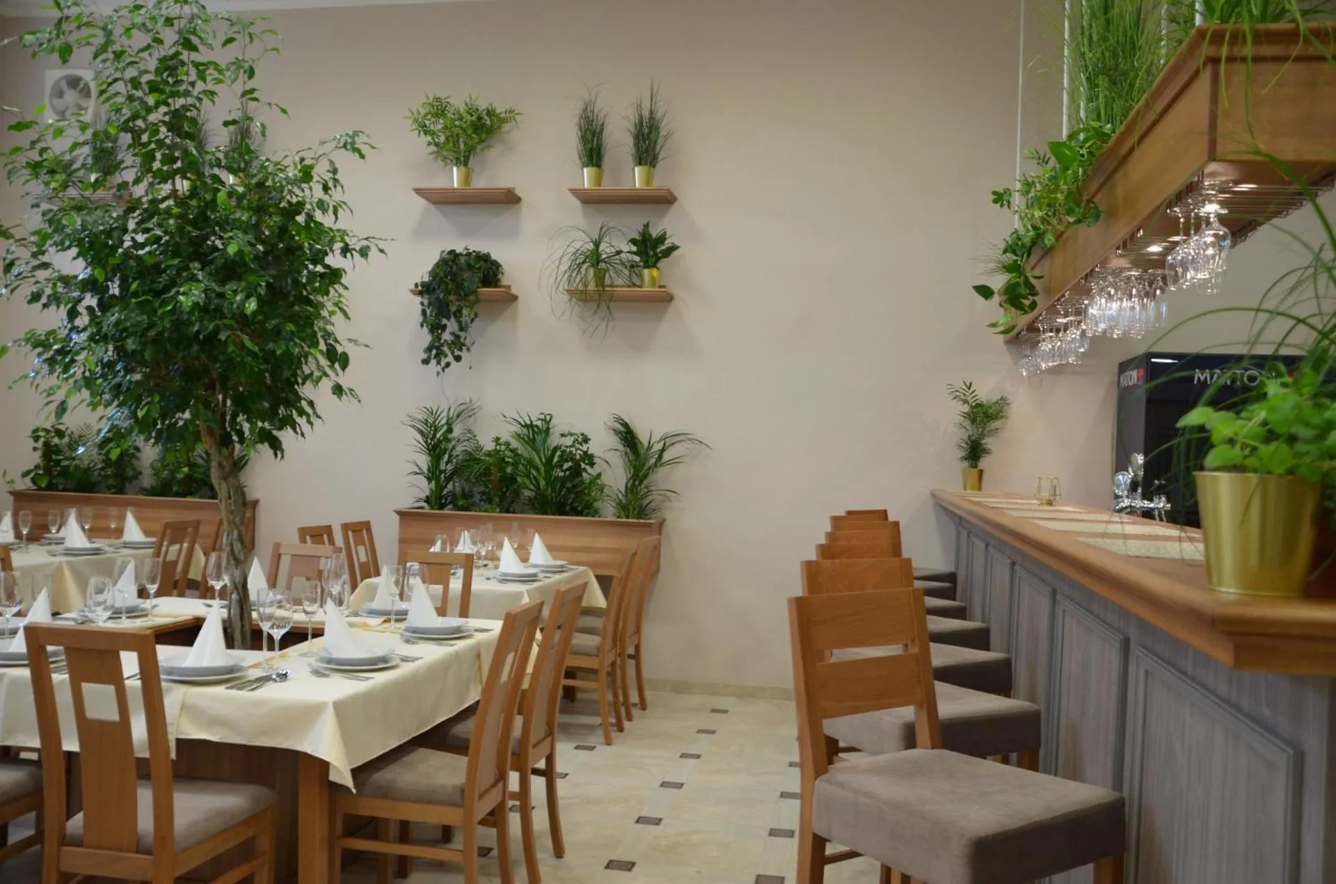 Restaurant/places to eat in Apartmány Deluxe