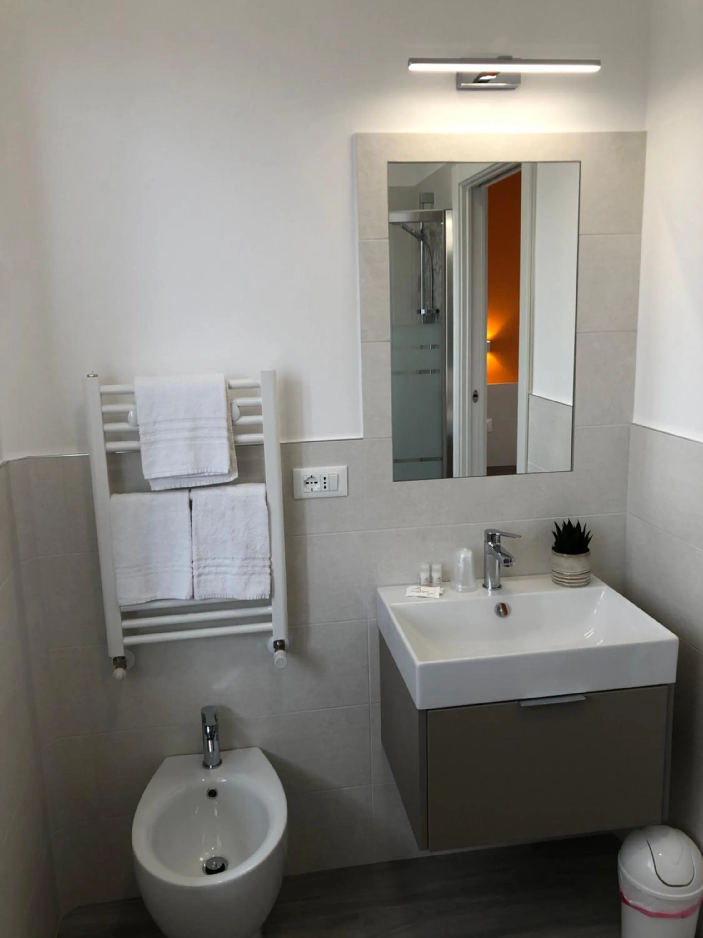 Bathroom in Nel Conero Affittacamere