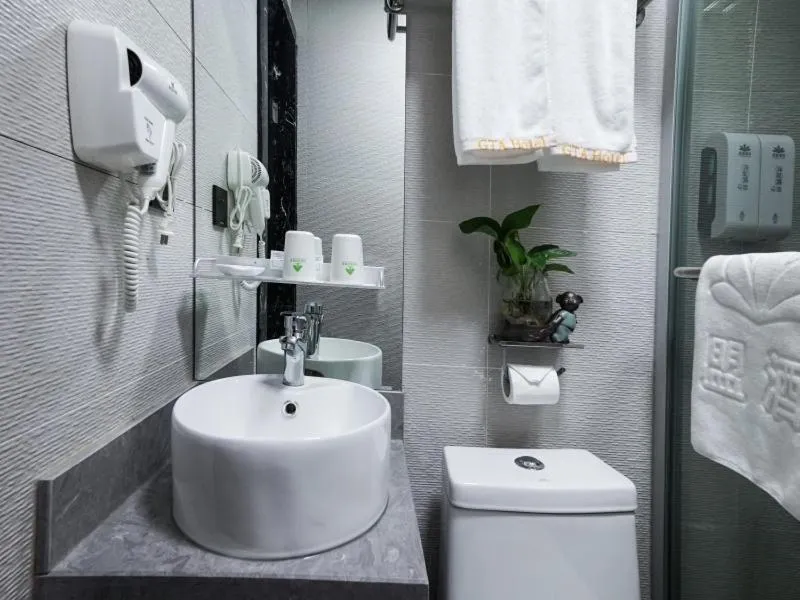 Green Alliance Baoshan Shanghai University Qihua Road Metro Station