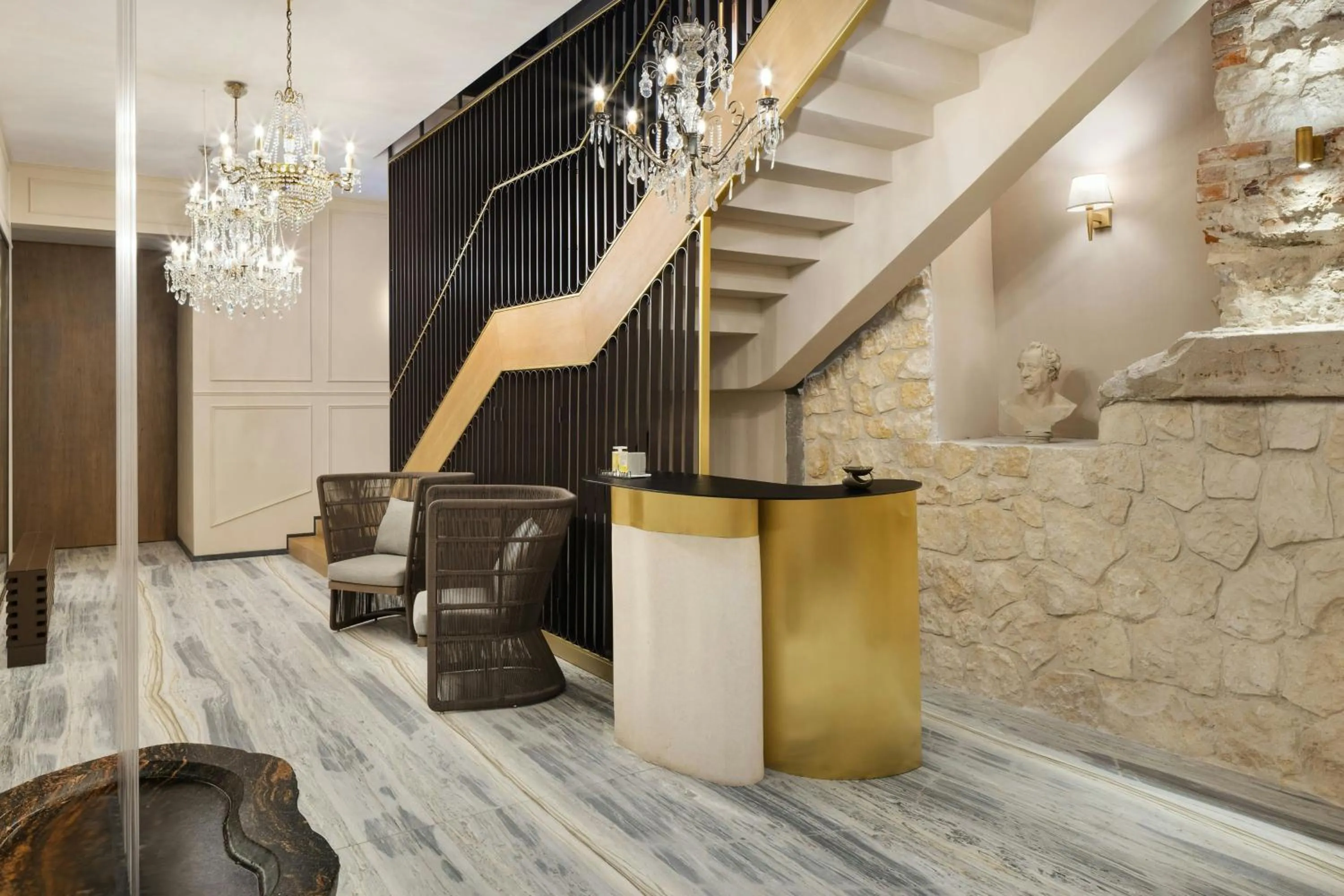 Lobby or reception in H15 Palace, a Luxury Collection Hotel, Krakow
