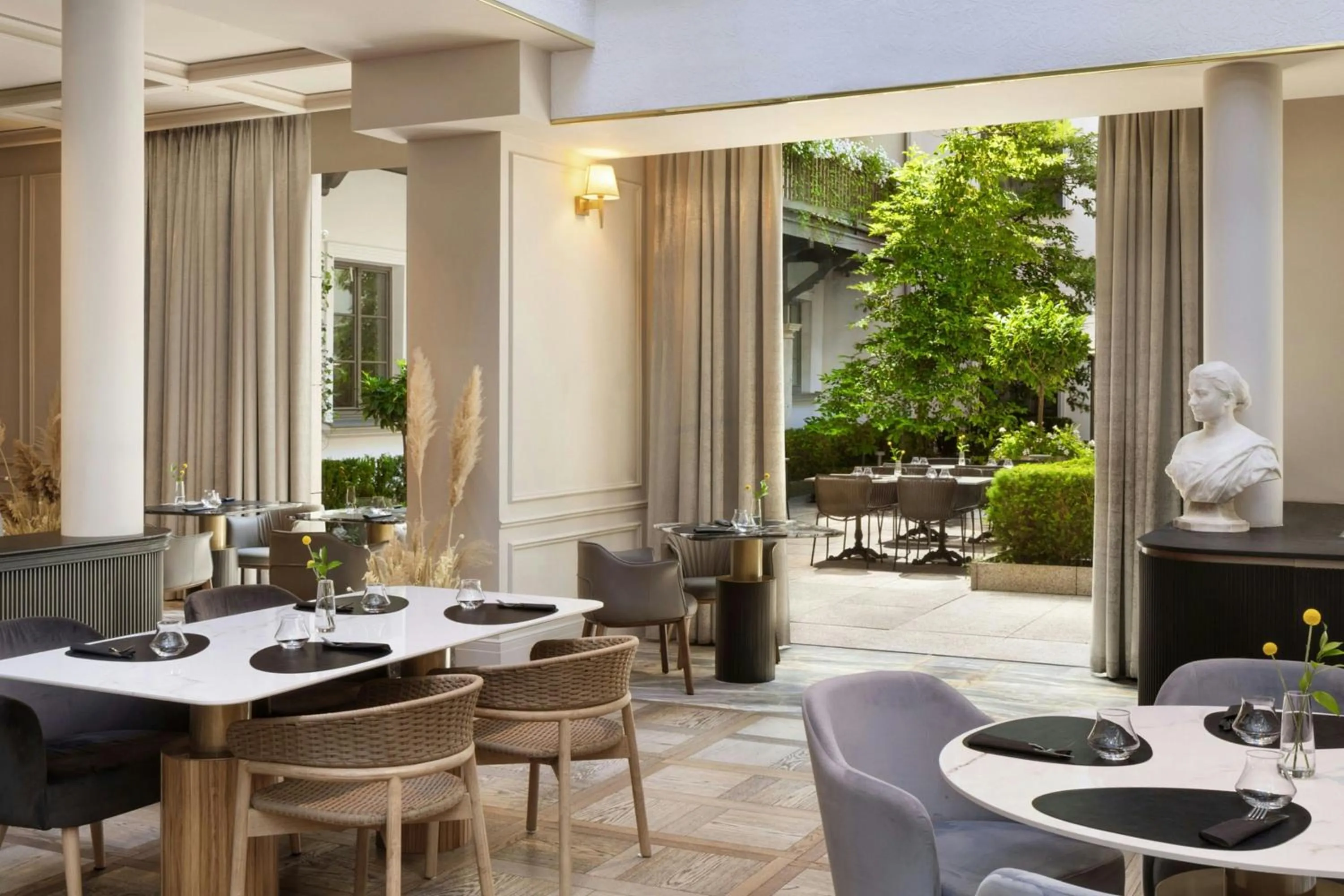 Breakfast in H15 Palace, a Luxury Collection Hotel, Krakow