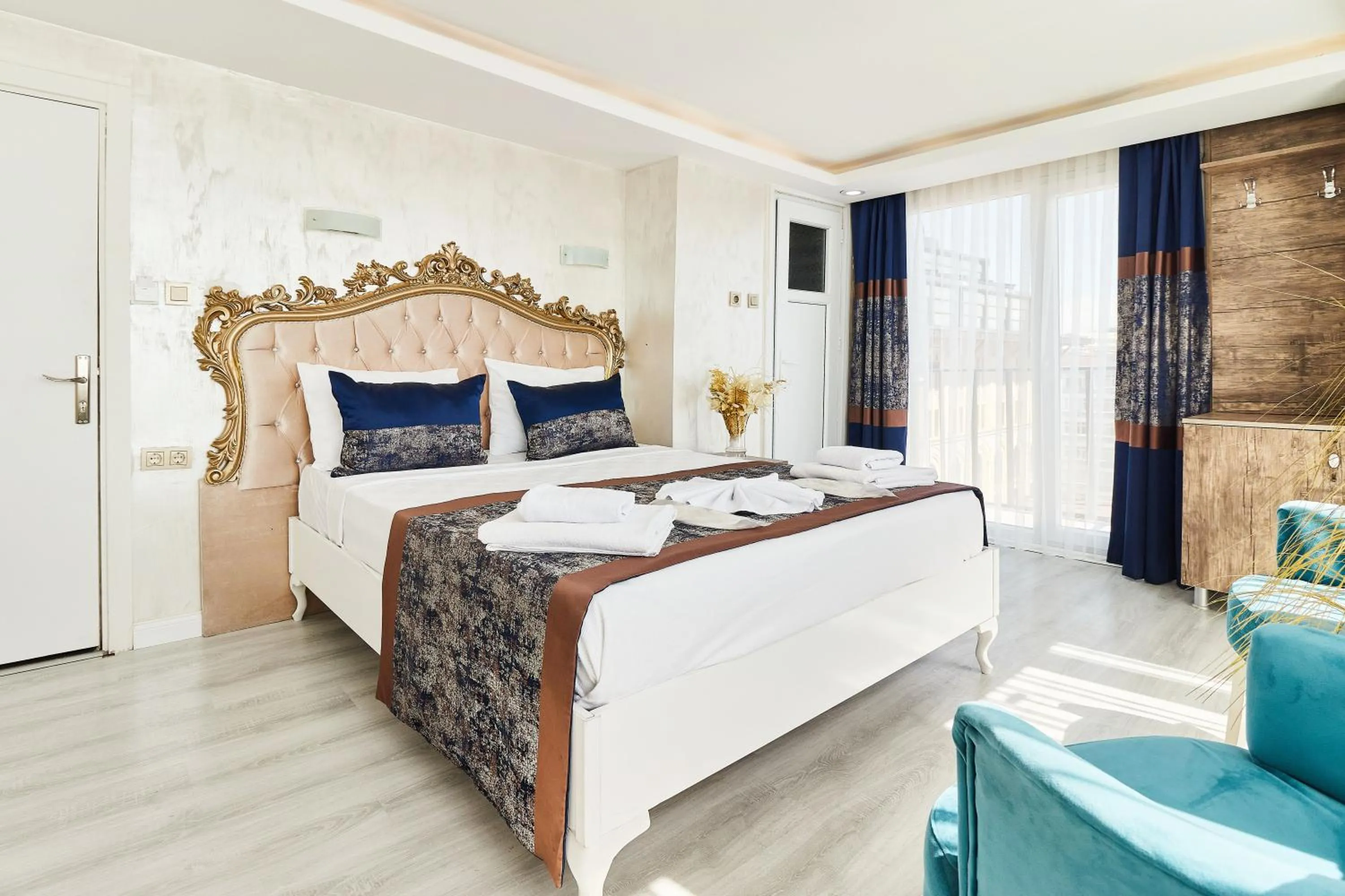 Photo of the whole room, Bed in Armar Hotel