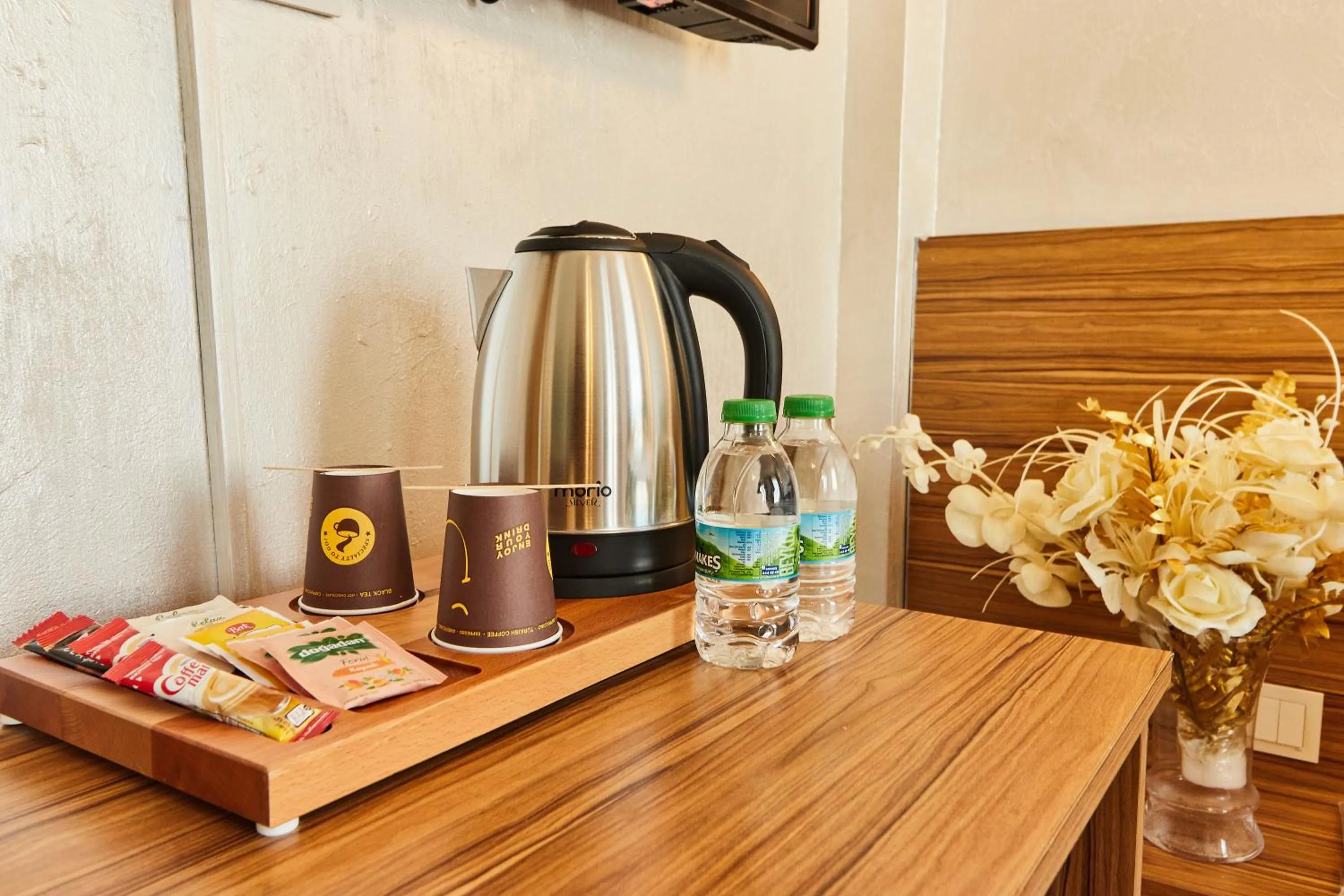 Coffee/tea facilities in Armar Hotel