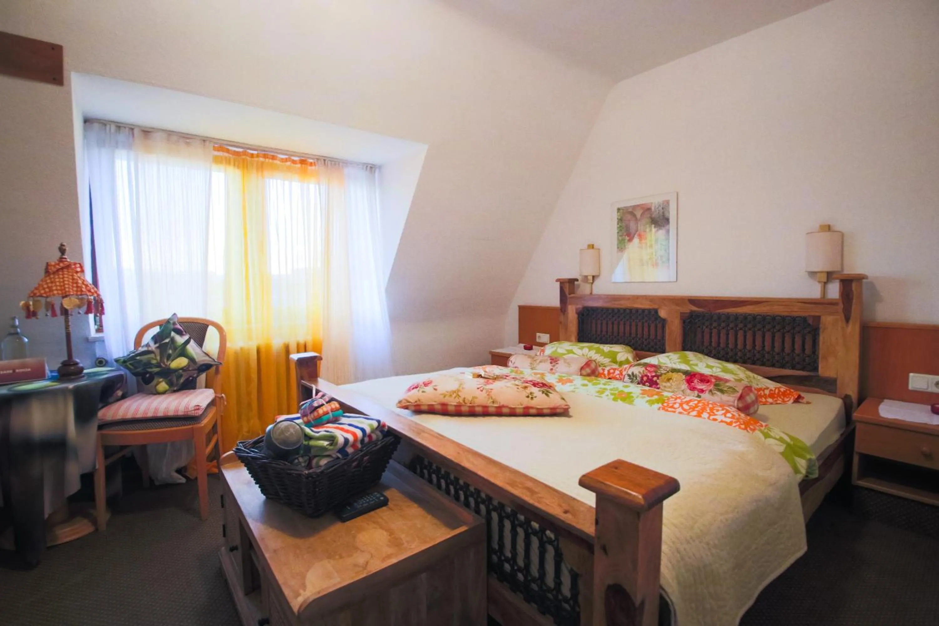 Photo of the whole room, Bed in Hotel Barbarossa Garni