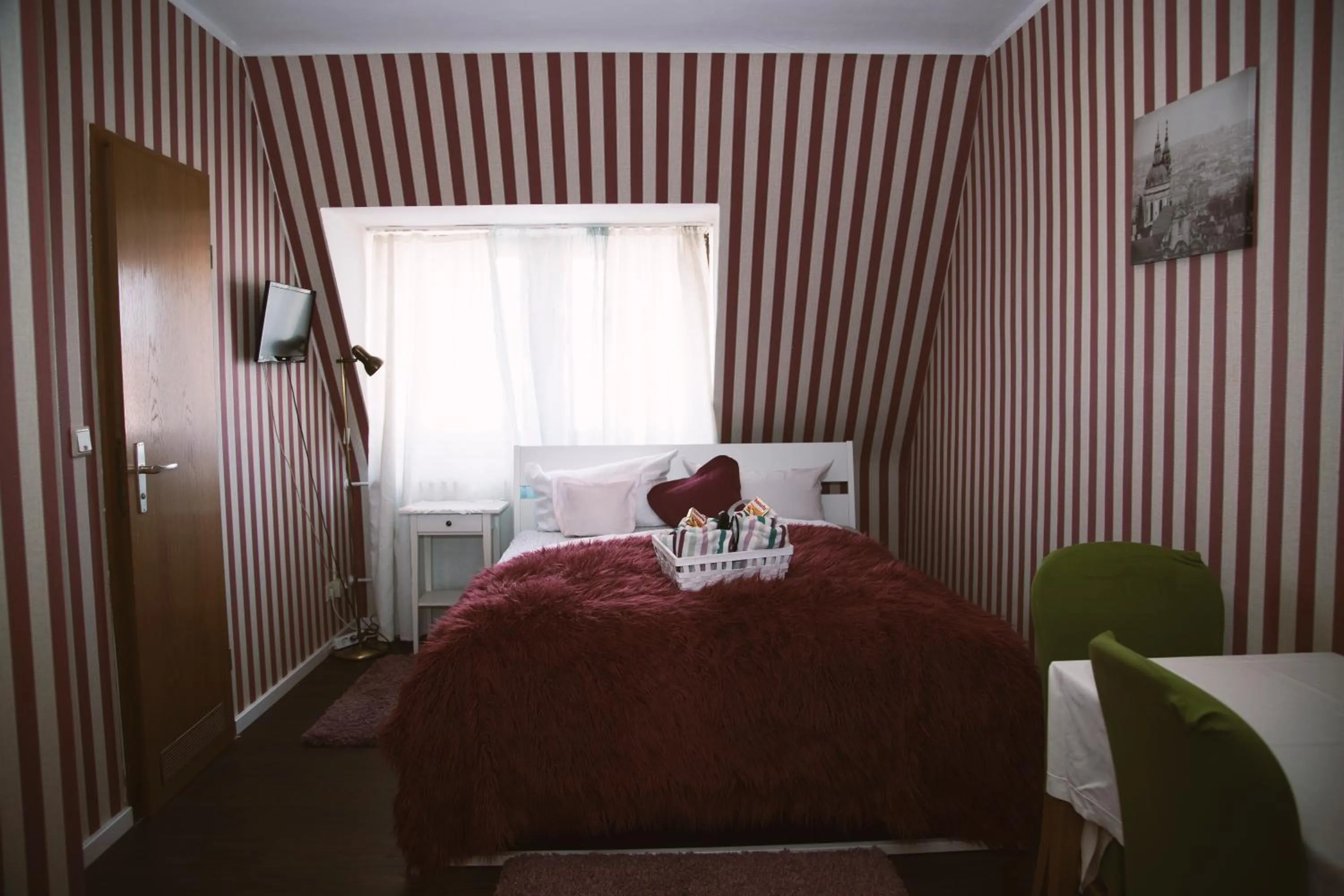 Staff, Bed in Hotel Barbarossa Garni