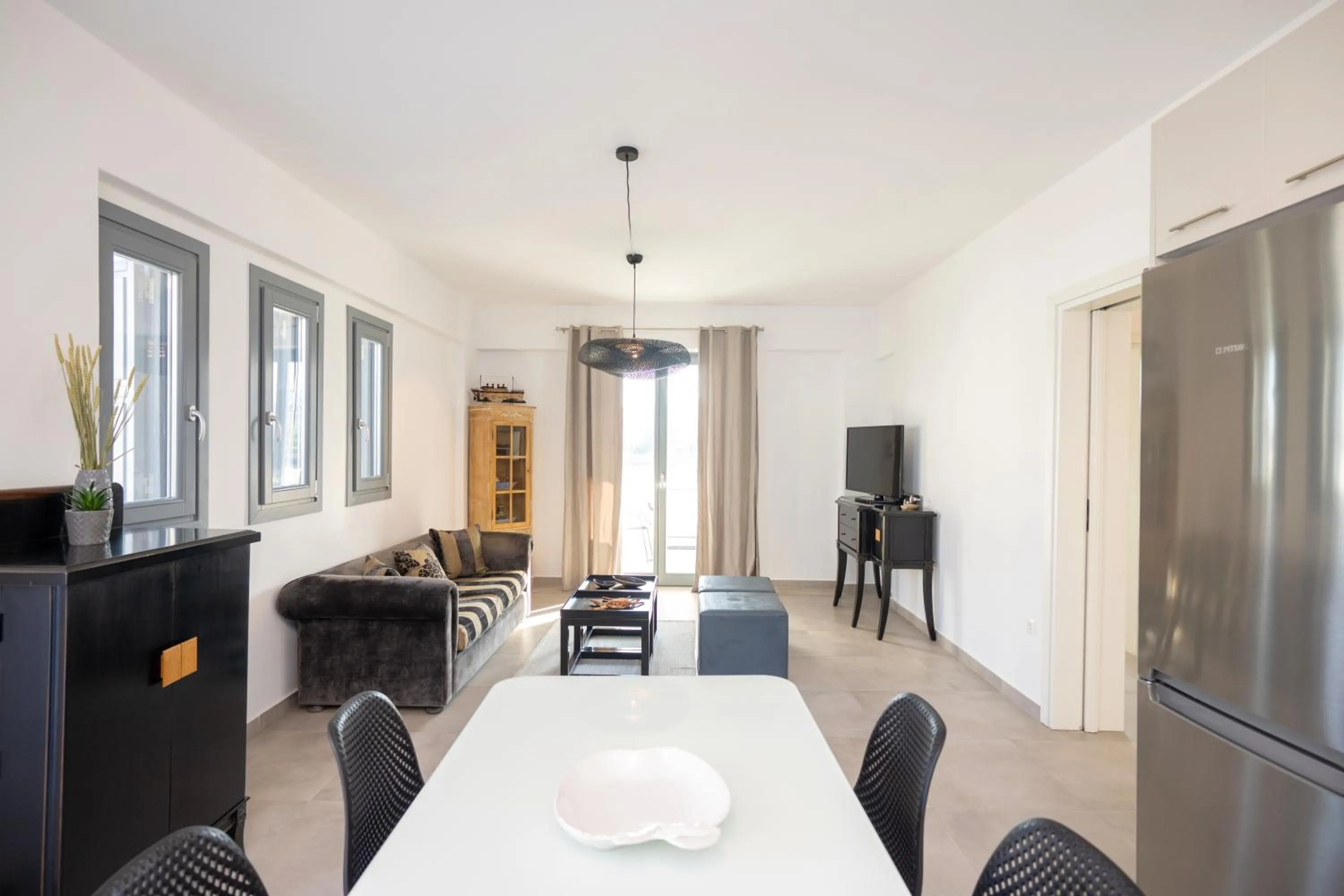 TV and multimedia in Mykonos Dot Apartments