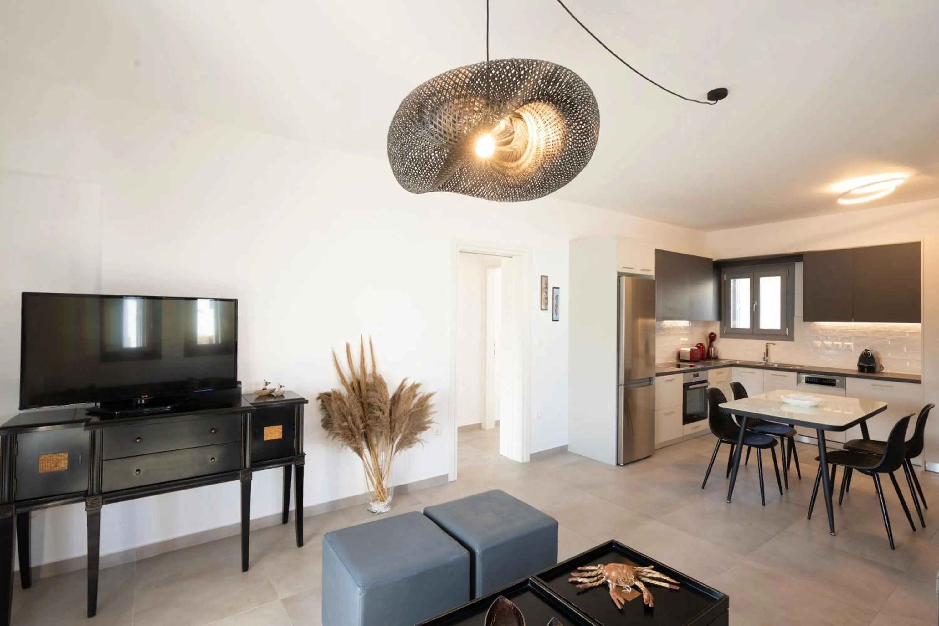 TV and multimedia in Mykonos Dot Apartments