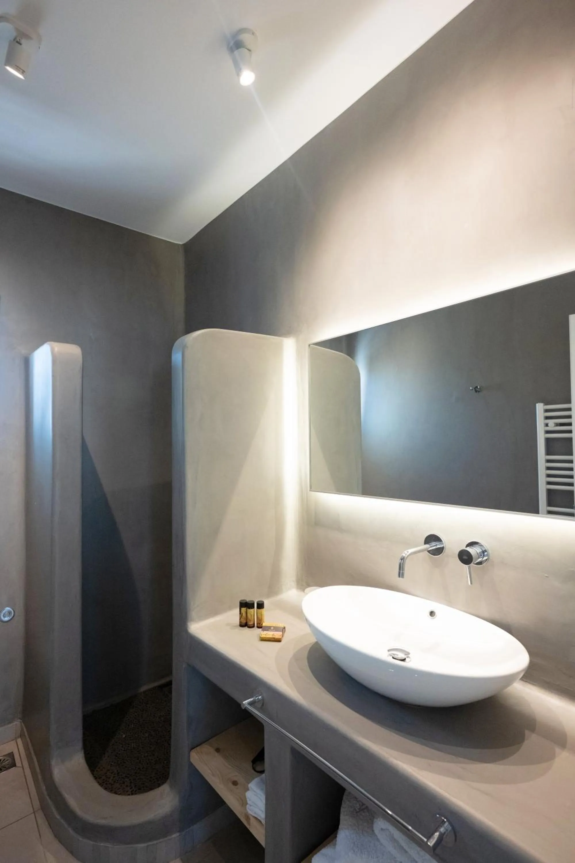 Shower in Mykonos Dot Apartments