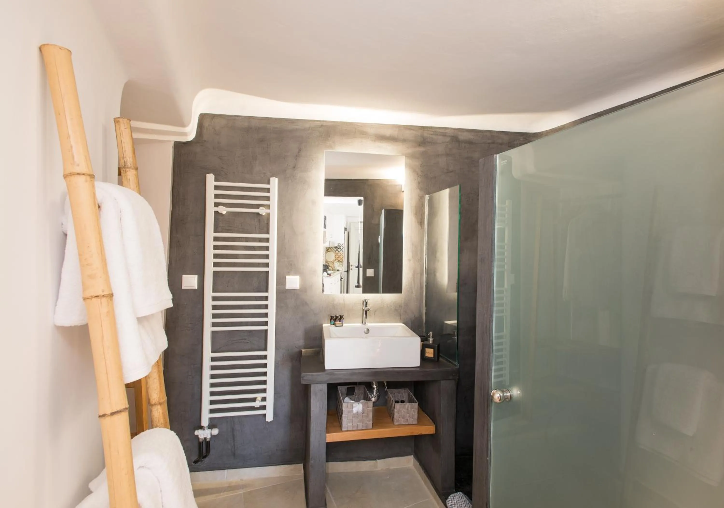 Shower in Mykonos Dot Apartments