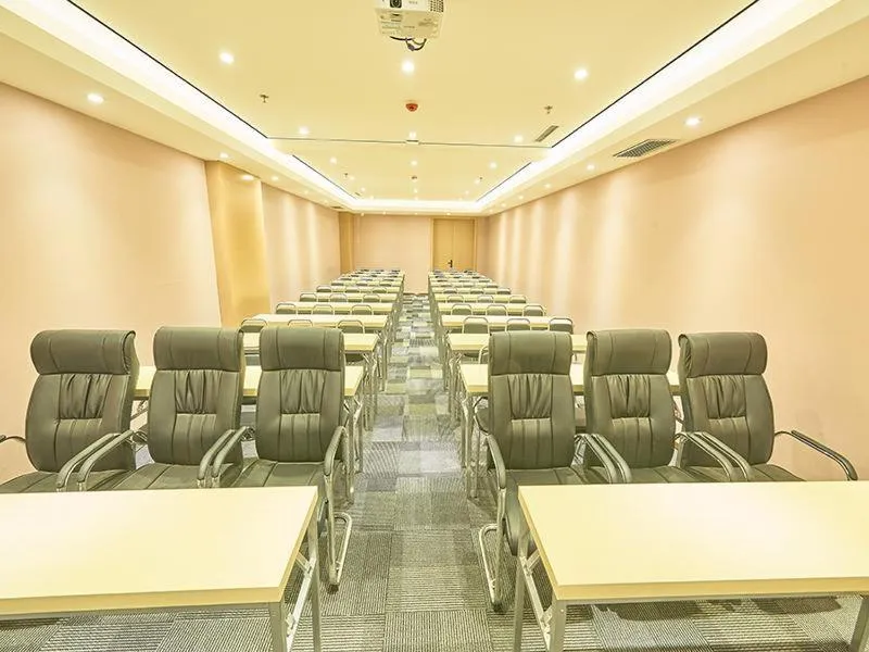 Lavande Hotel Changchun Peoples Square