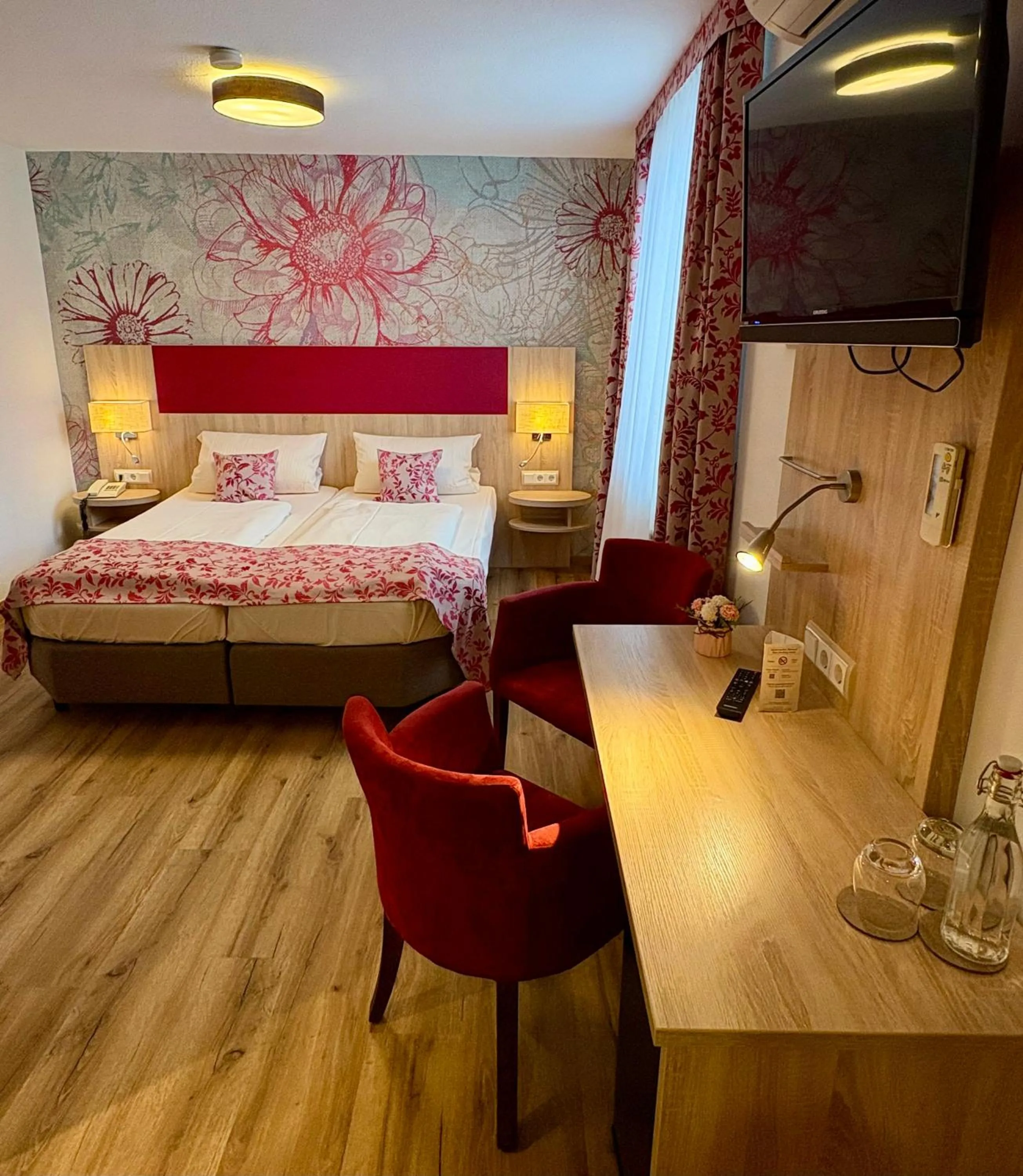 Bedroom, Bed in Altdeutsche Weinstube - Superior