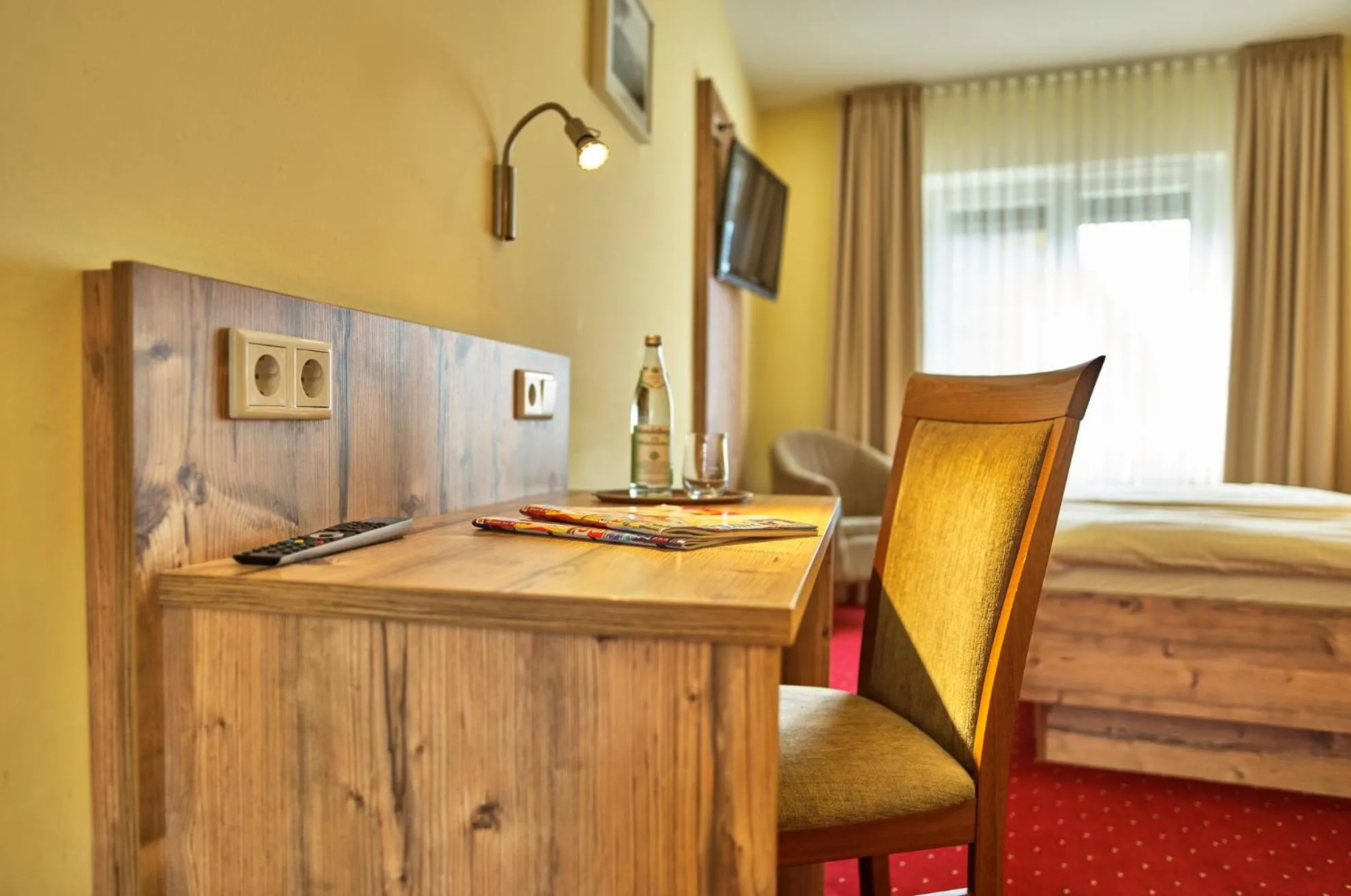 Decorative detail, Bed in Zum blauen Hecht