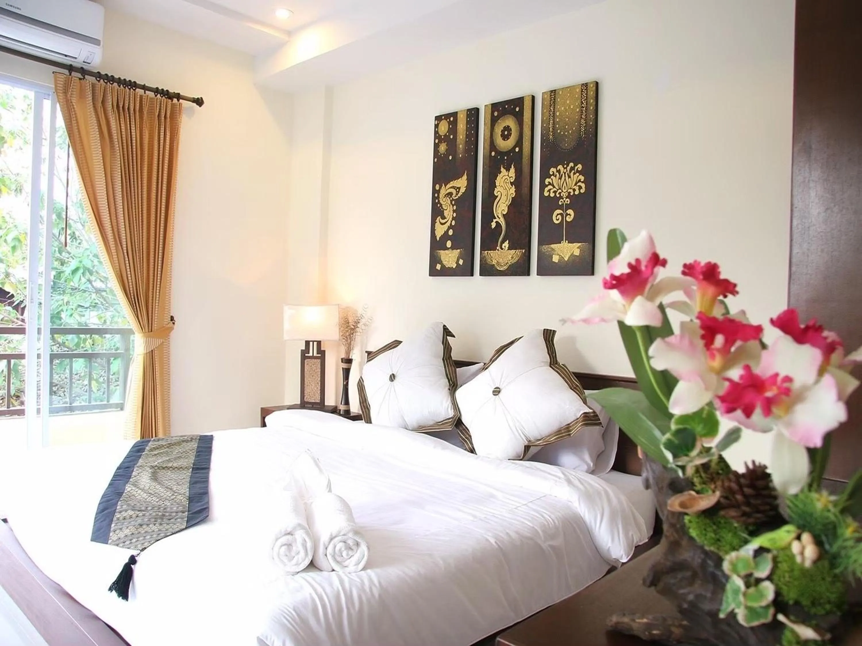 Photo of the whole room, Bed in Le Viengping Chiangmai
