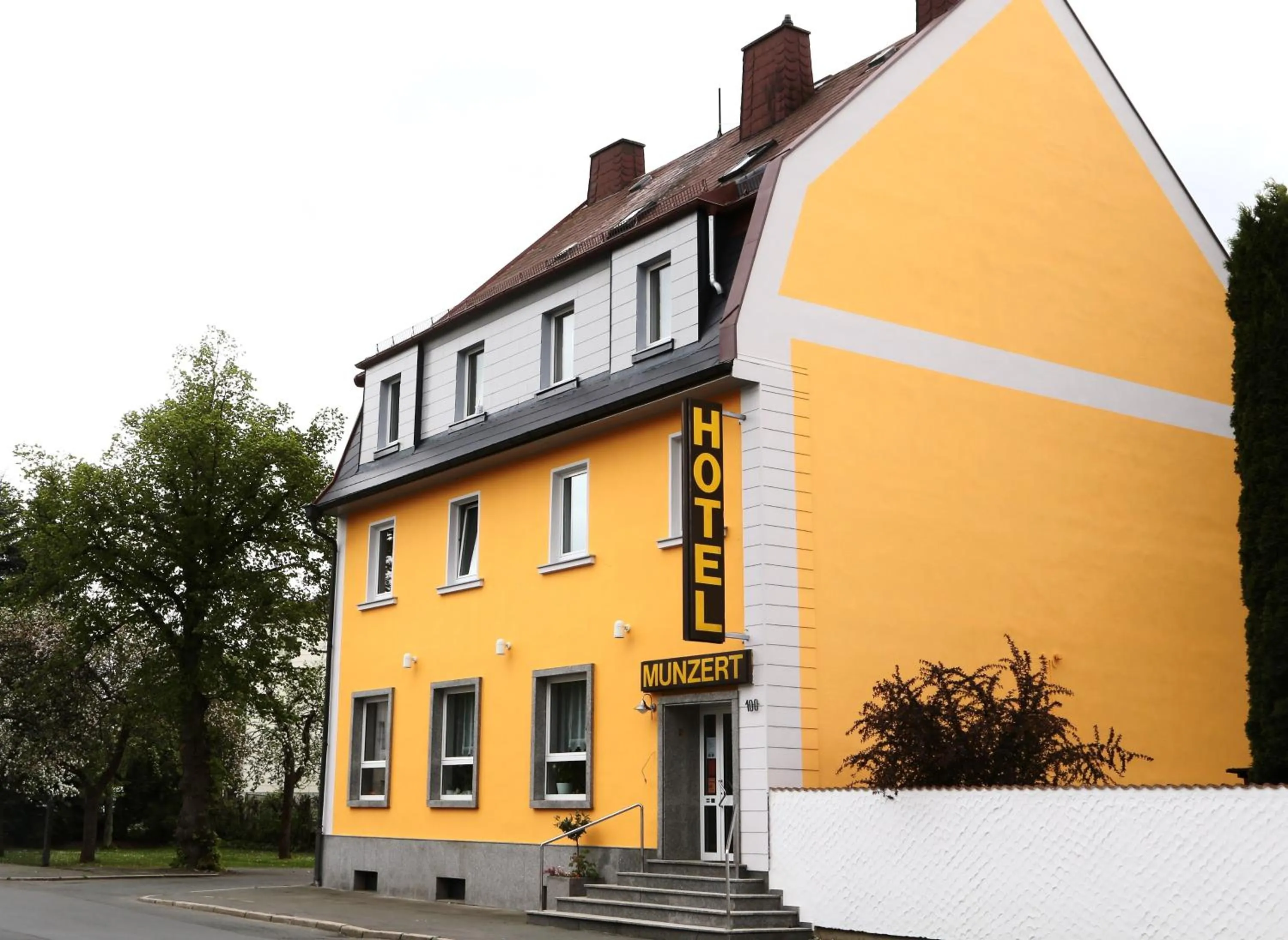 Facade/entrance in Hotel Munzert