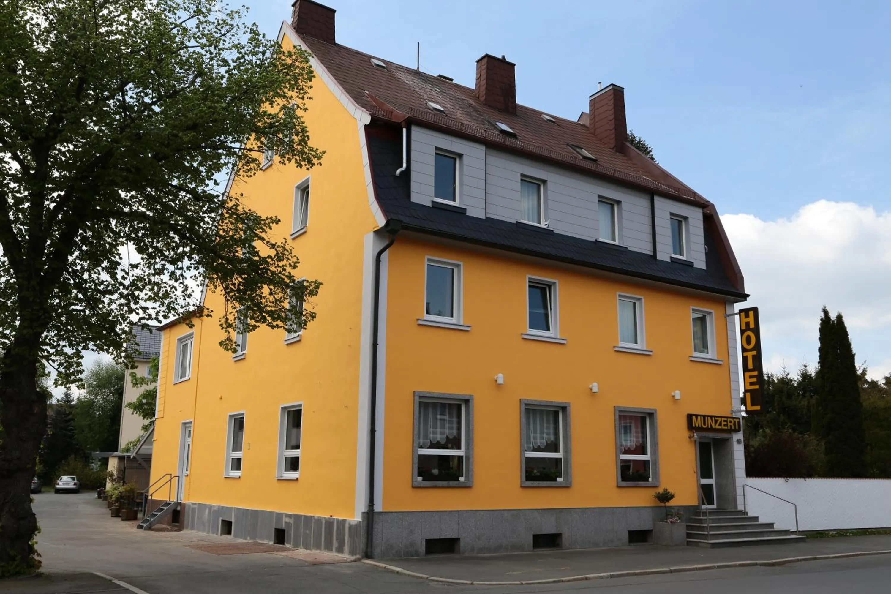 Property building in Hotel Munzert