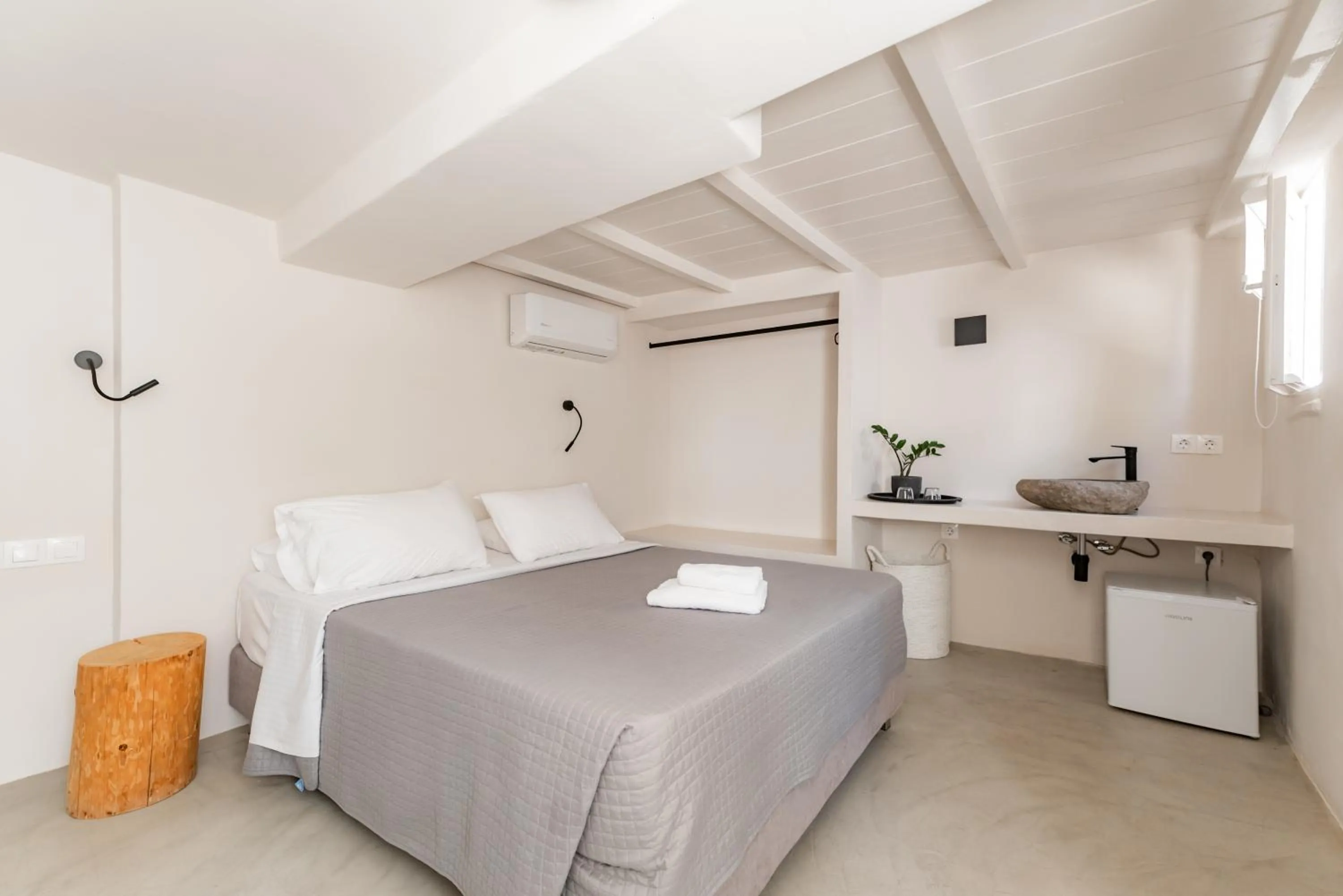 Bed in Rania Apartments Sea View