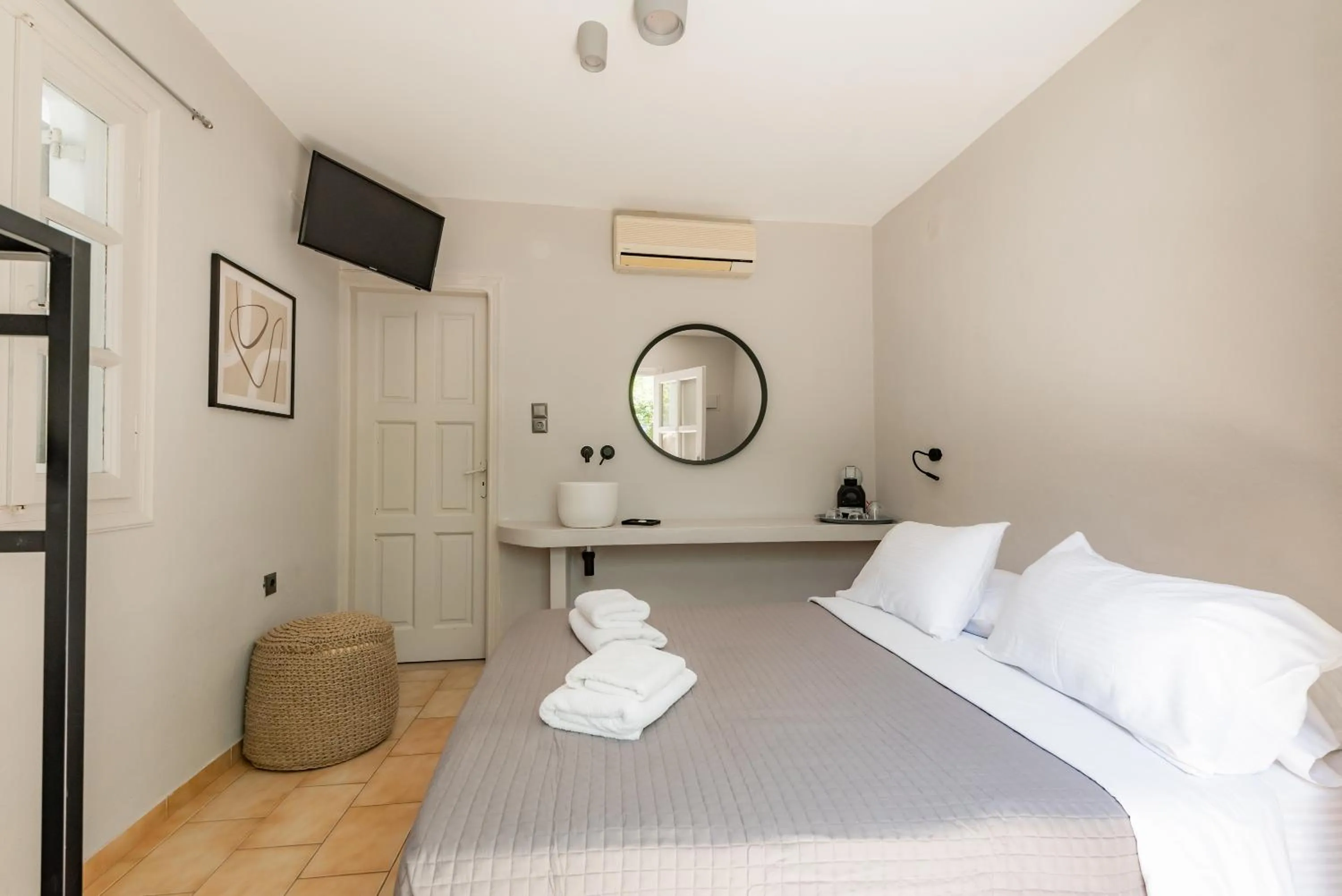 Bed in Rania Apartments Sea View