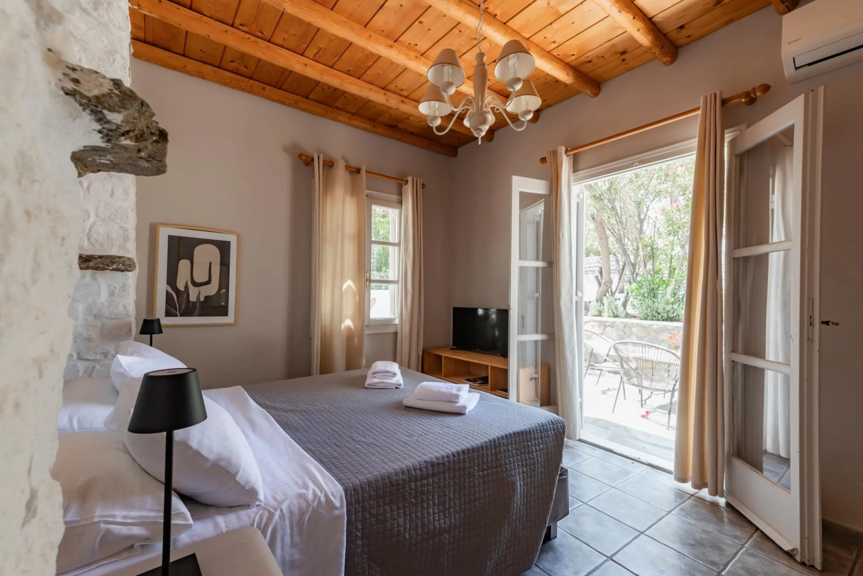 Bed in Rania Apartments Sea View