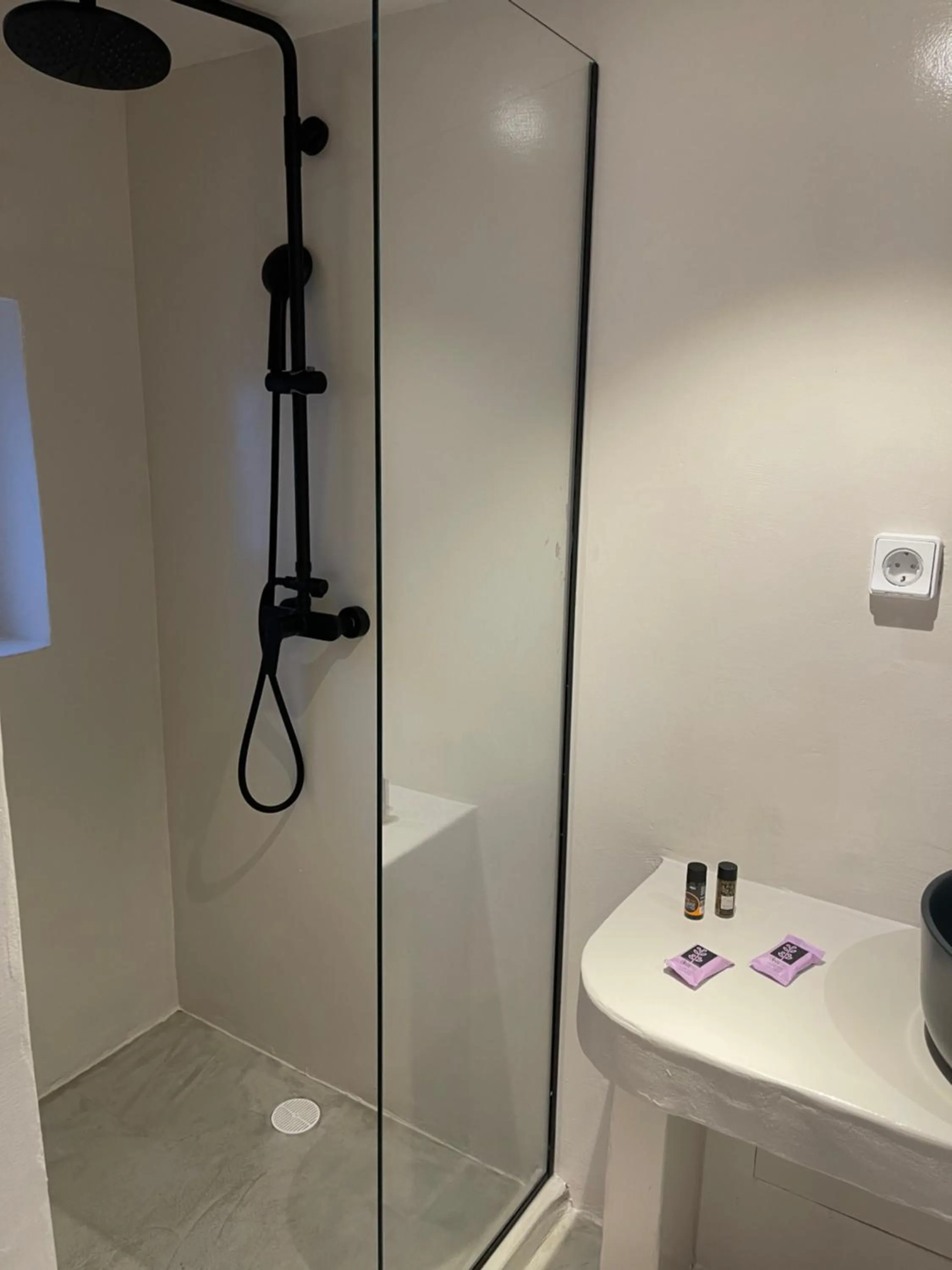 Shower in Rania Apartments Sea View