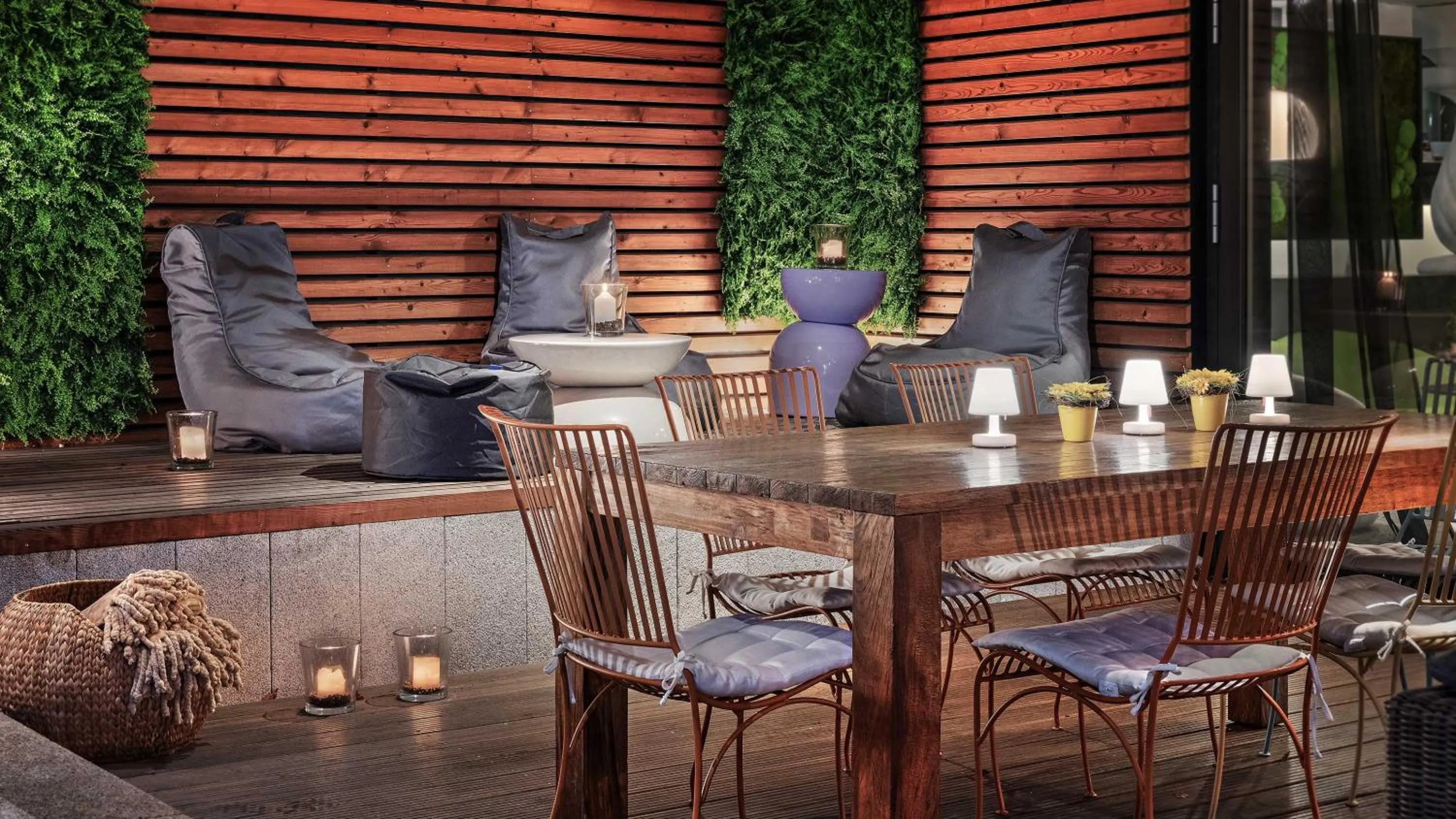 Property building in Hotel Central