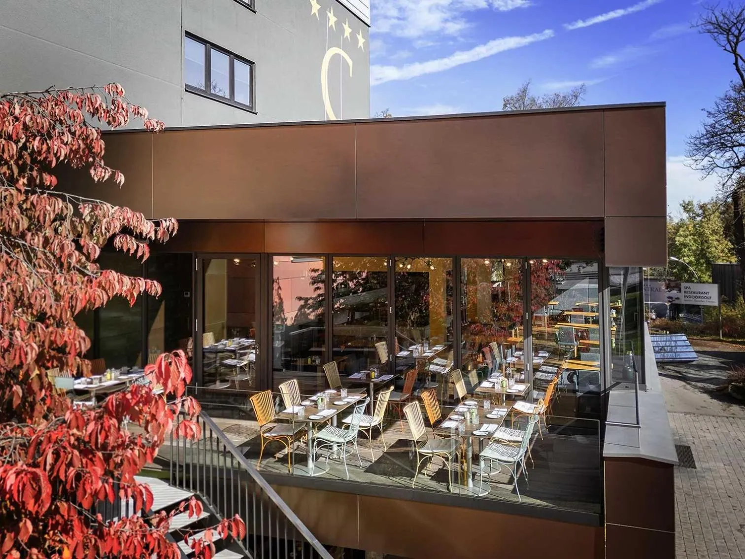 Restaurant/places to eat in Hotel Central