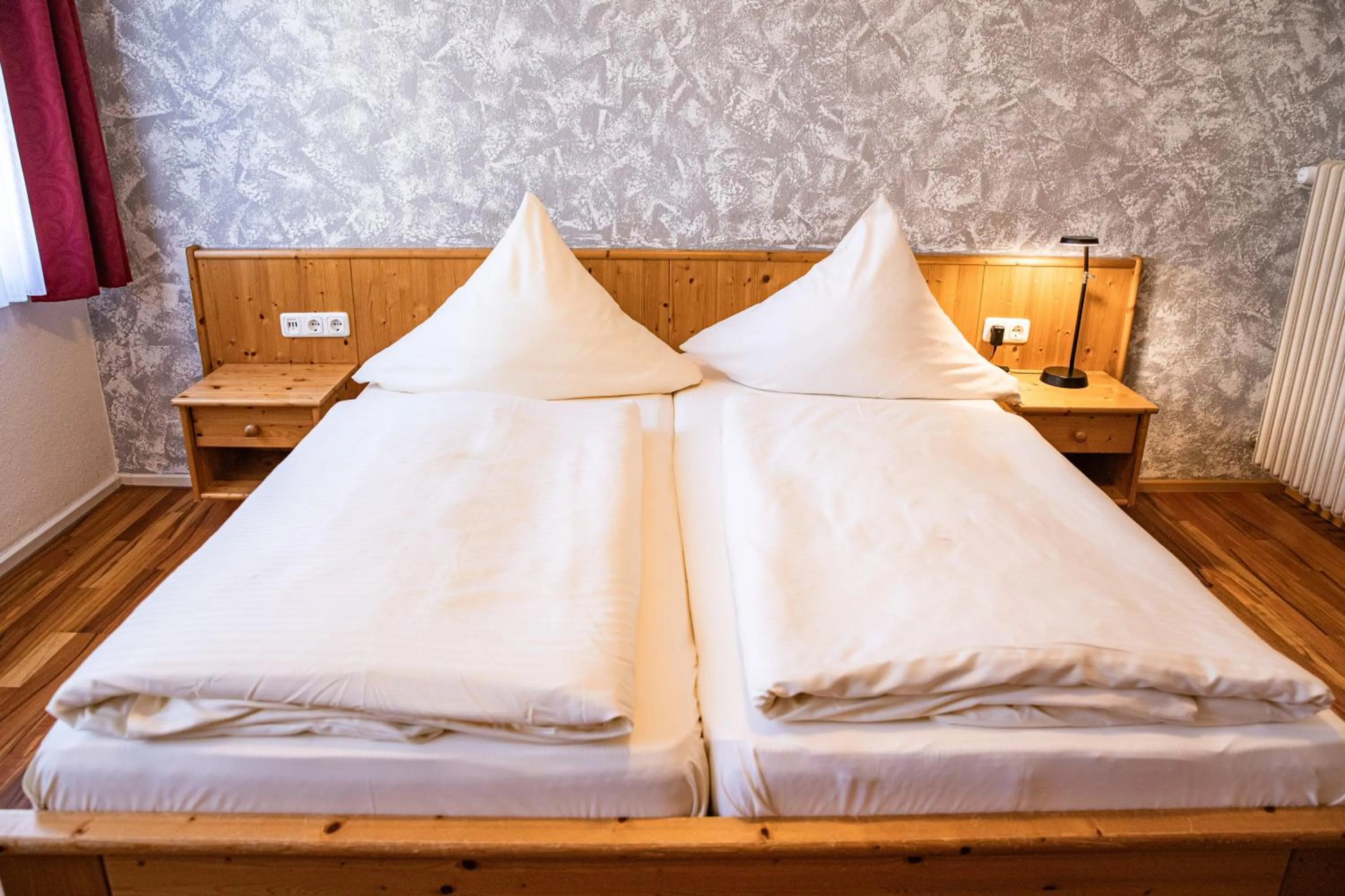 Bed in Blochums Gasthof Hirsch