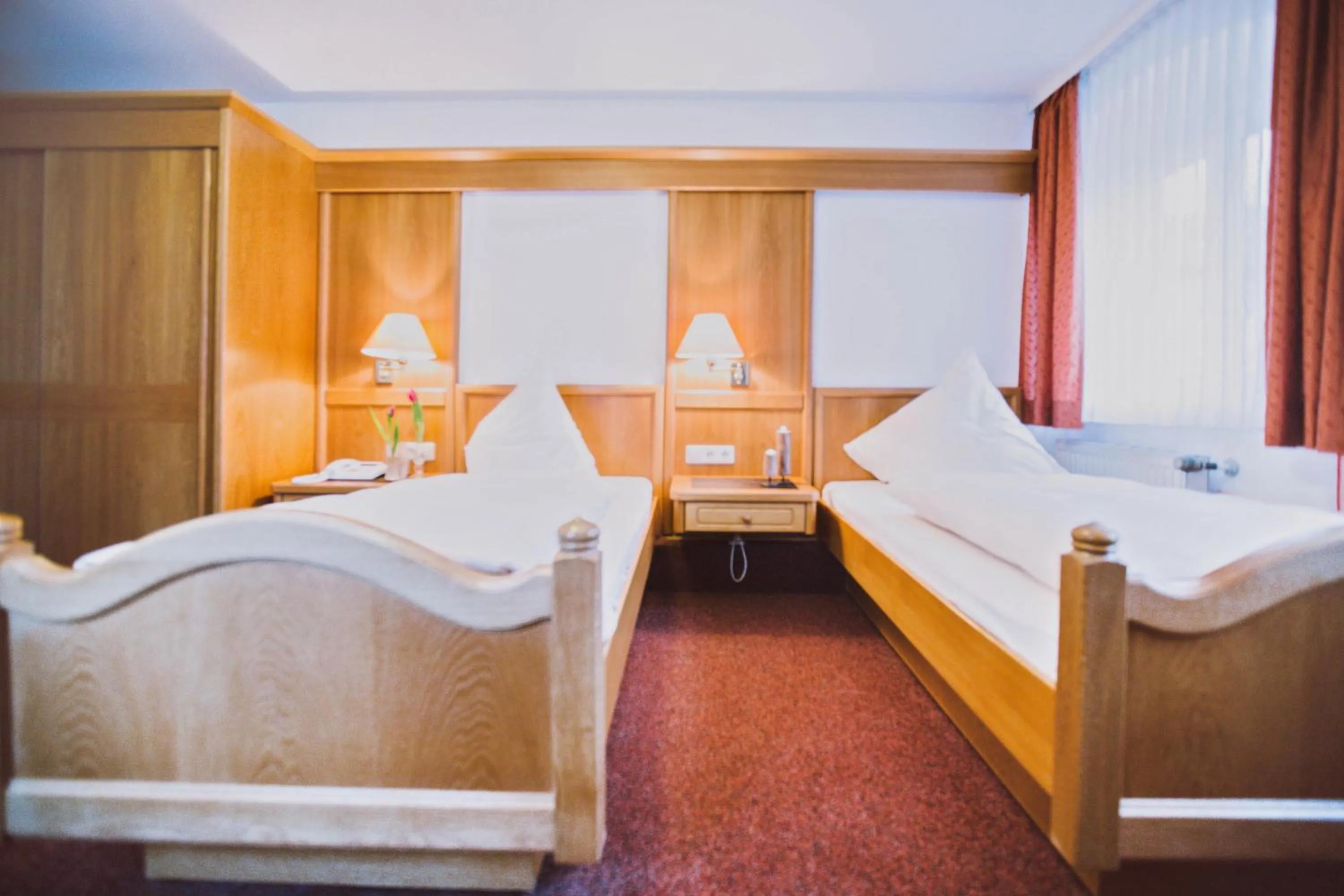 Photo of the whole room, Bed in Blochums Gasthof Hirsch