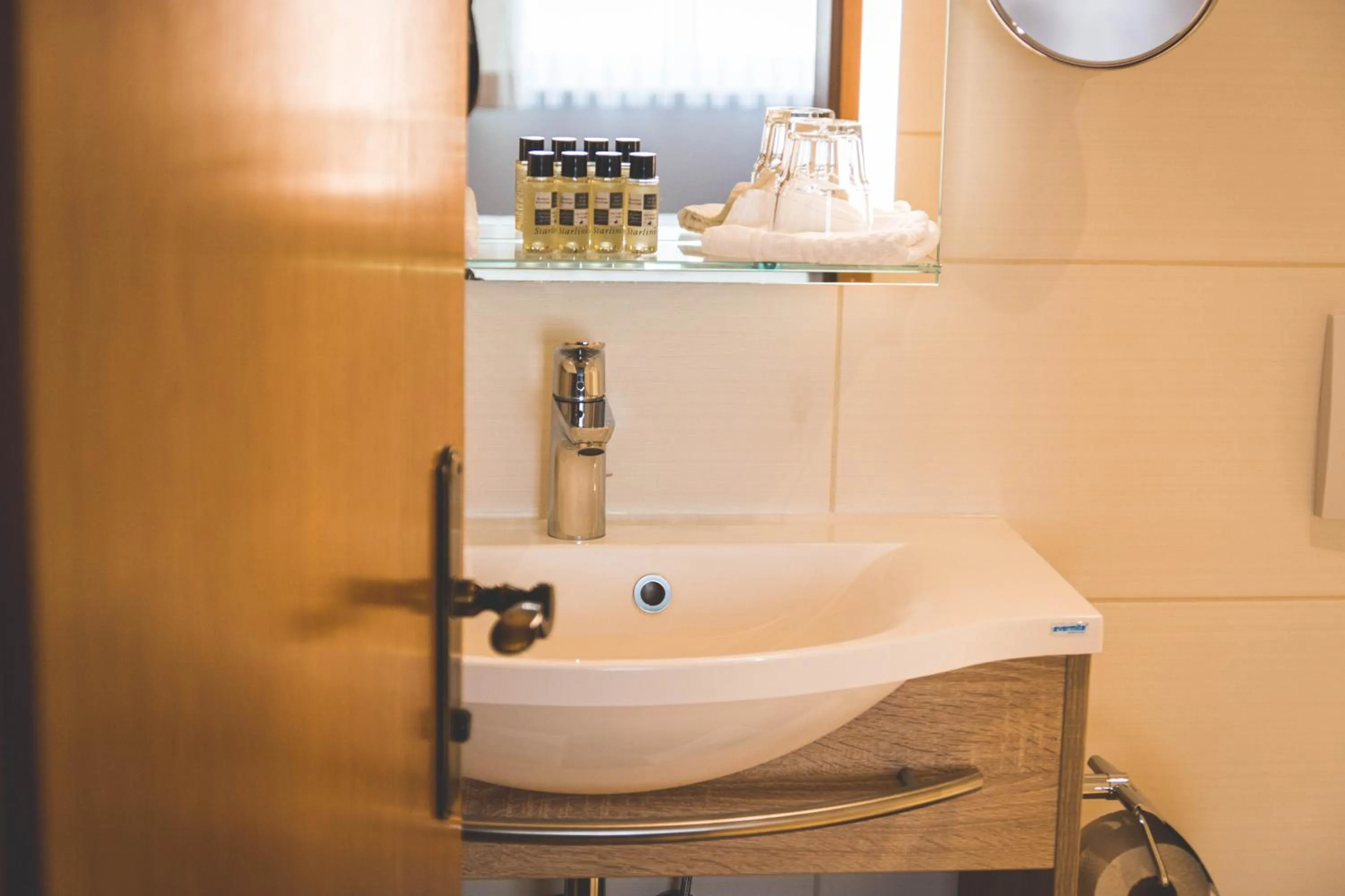 Bathroom in Blochums Gasthof Hirsch