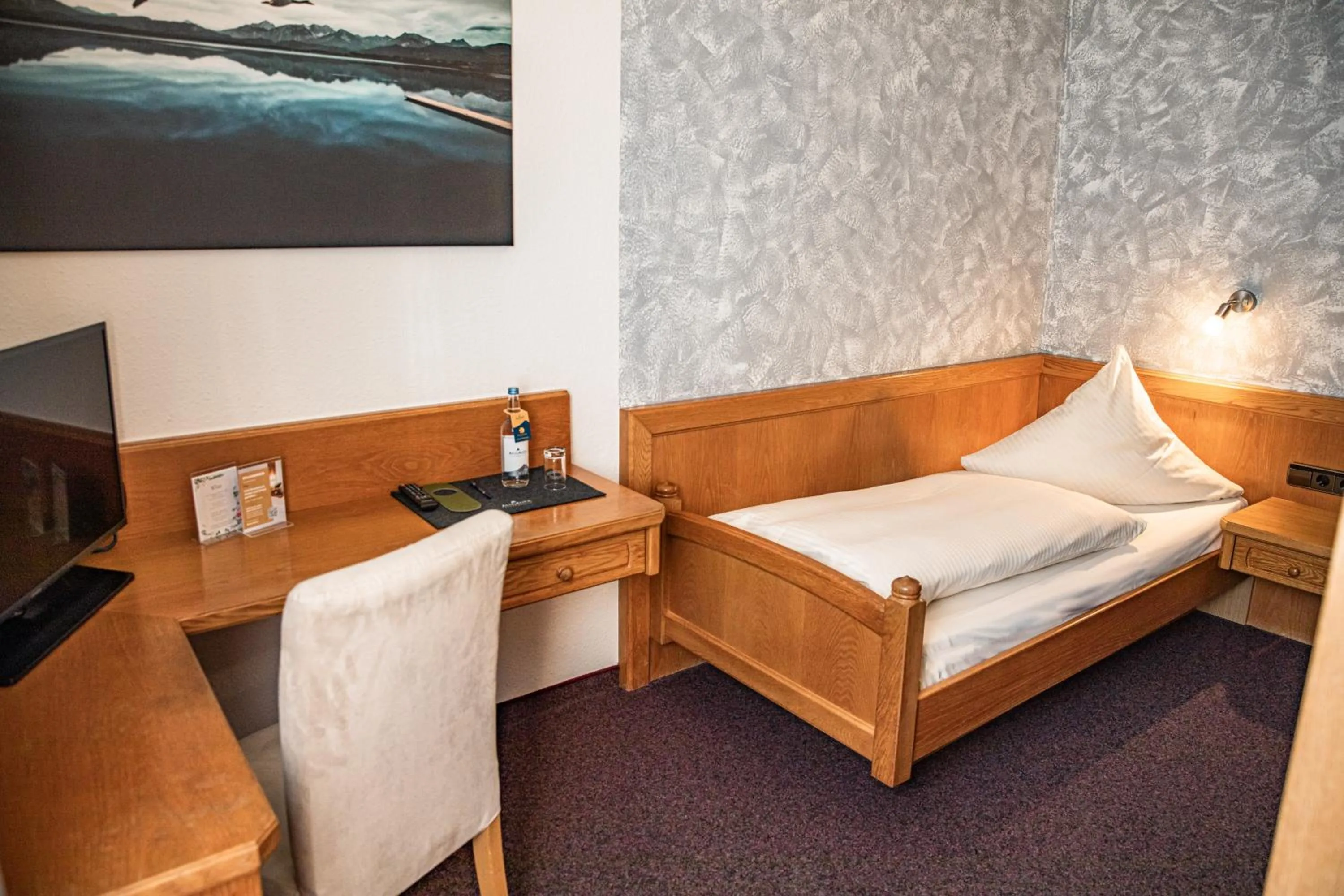 Bed in Blochums Gasthof Hirsch