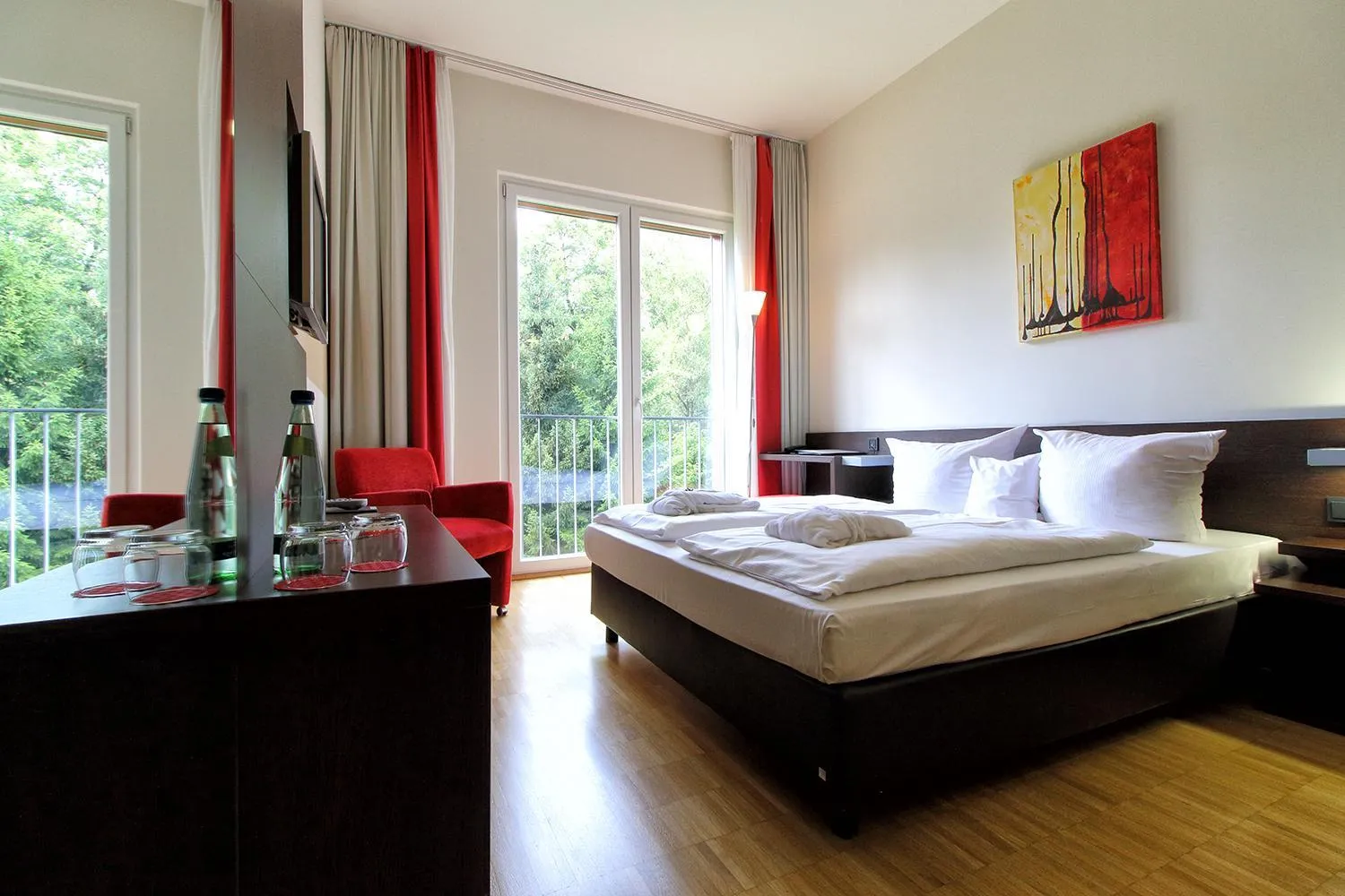 Seating area, Bed in Santé Royale Hotel- & Gesundheitsresort Bad Brambach