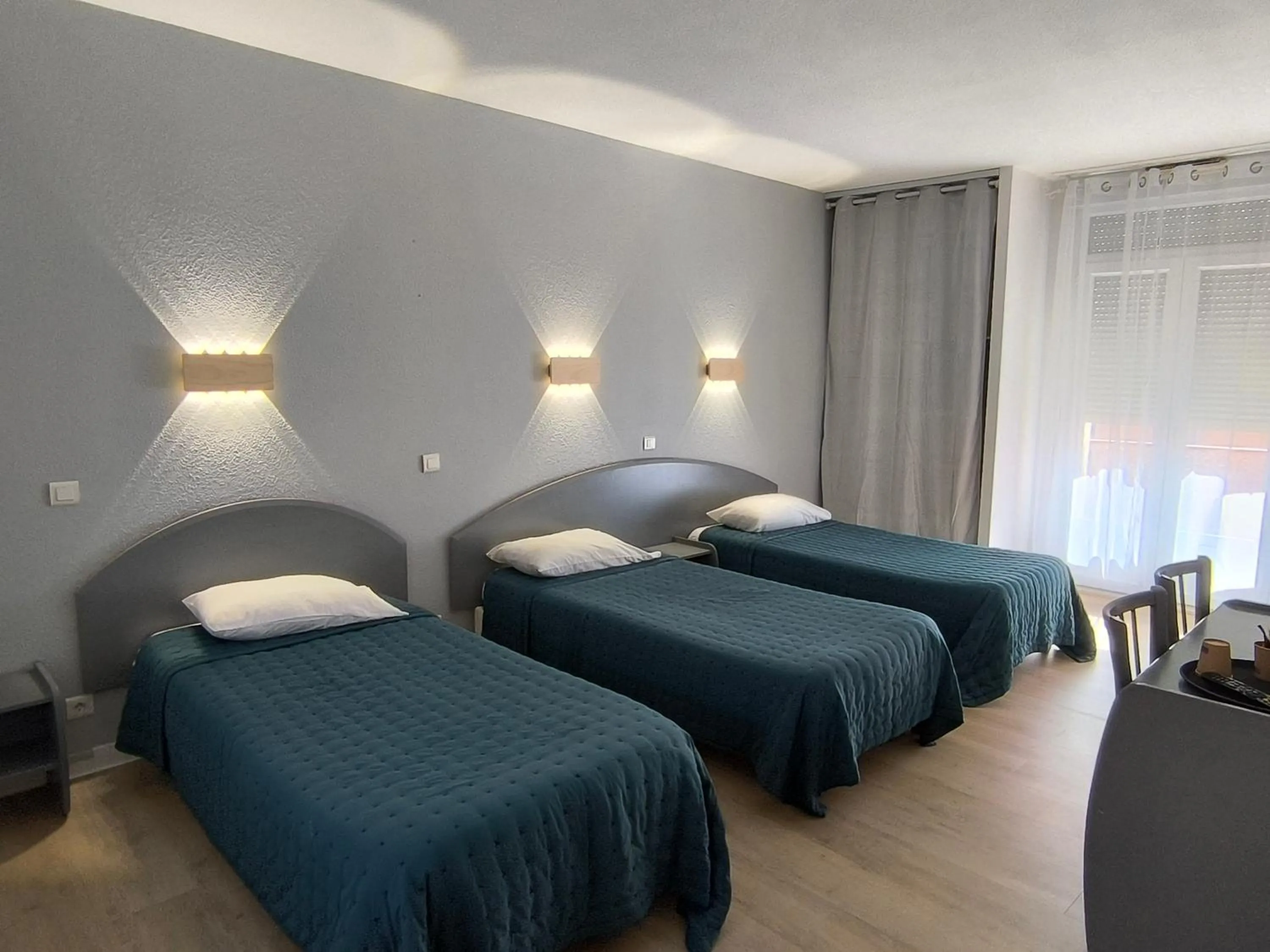 Bed in Central Hôtel