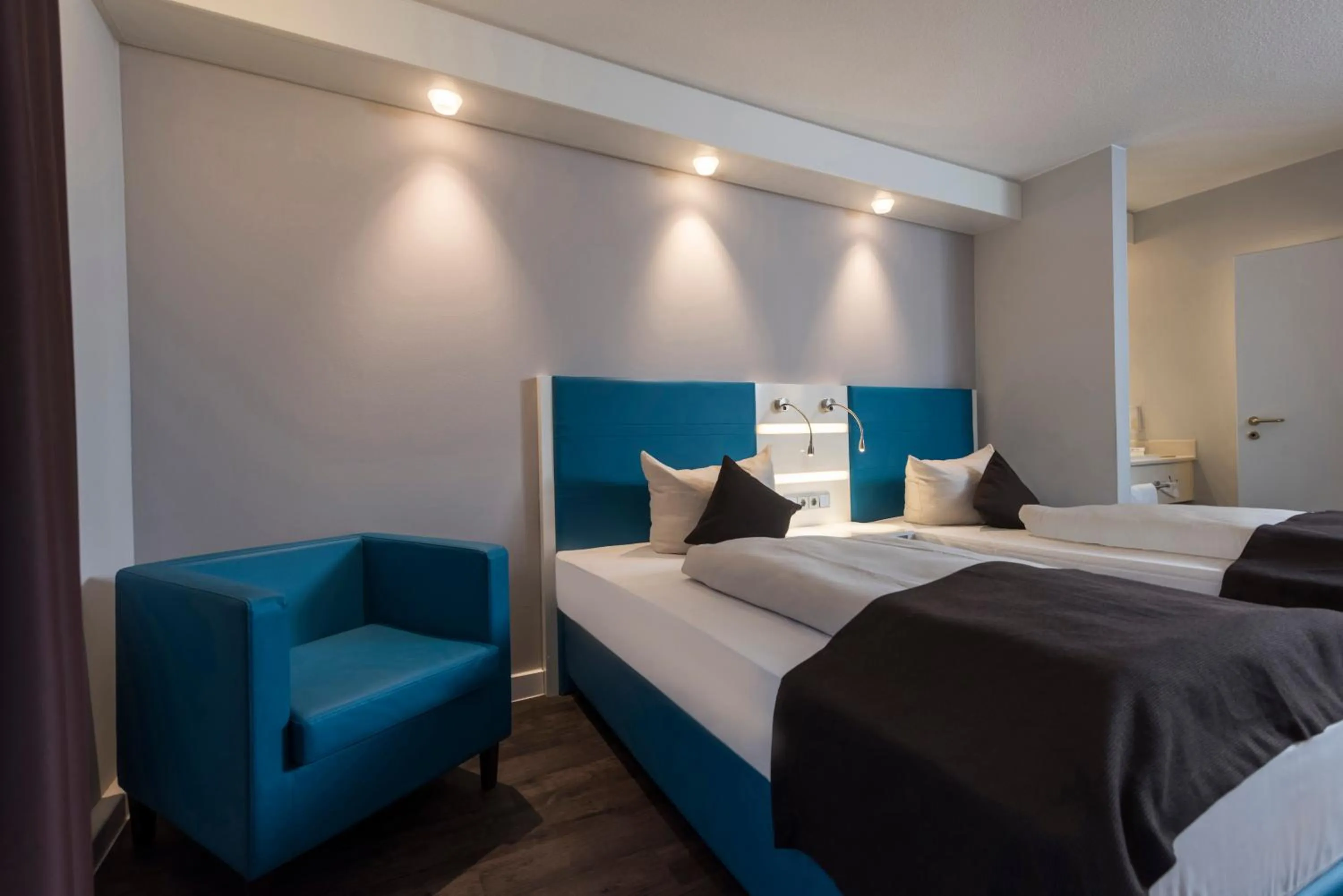 Photo of the whole room, Bed in Best Western Hotel Cologne Airport Troisdorf