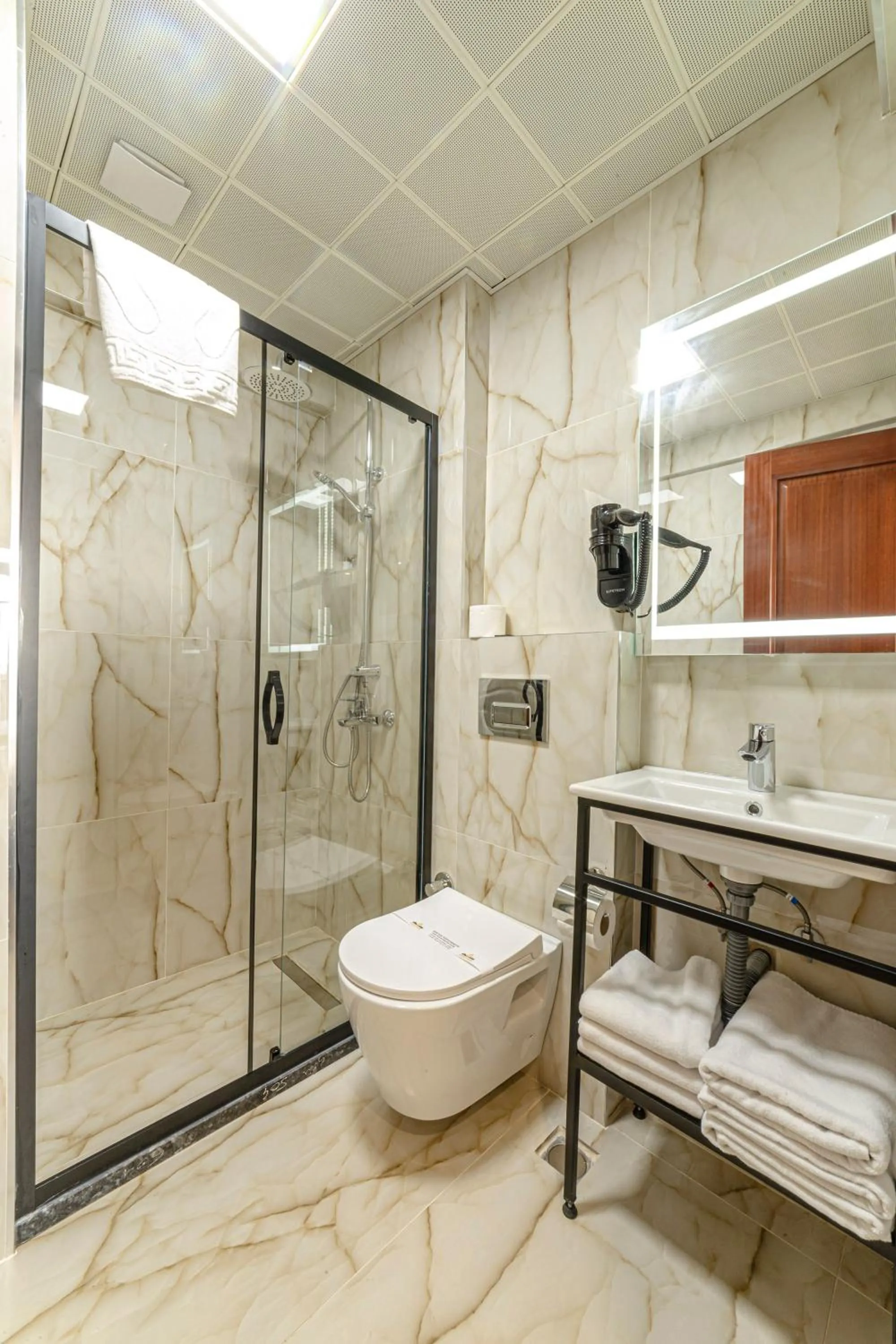 Bathroom in World Heritage Center Hotel