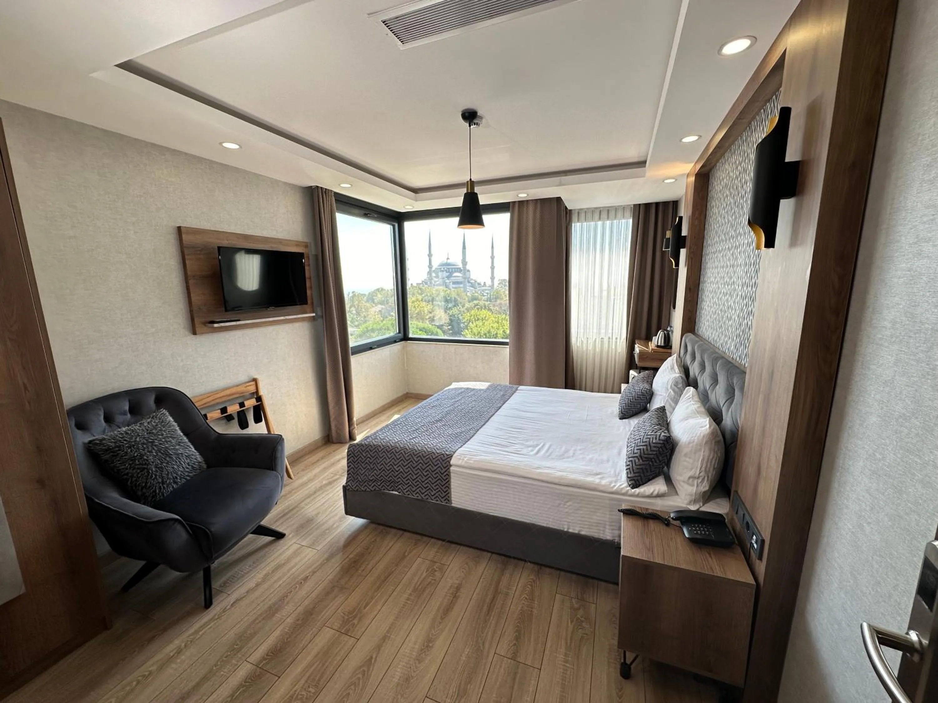 View (from property/room), Bed in World Heritage Center Hotel