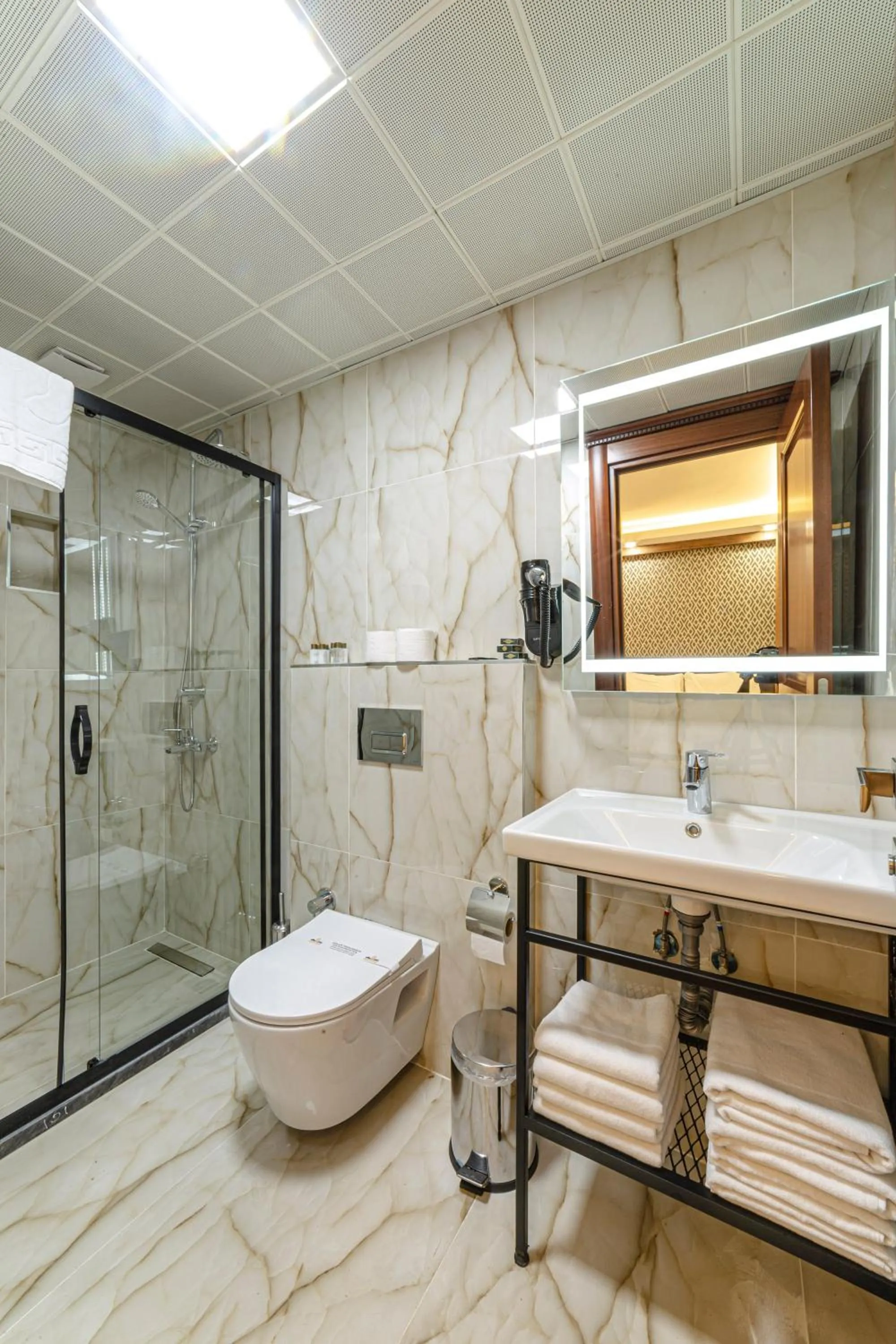 Bathroom in World Heritage Center Hotel