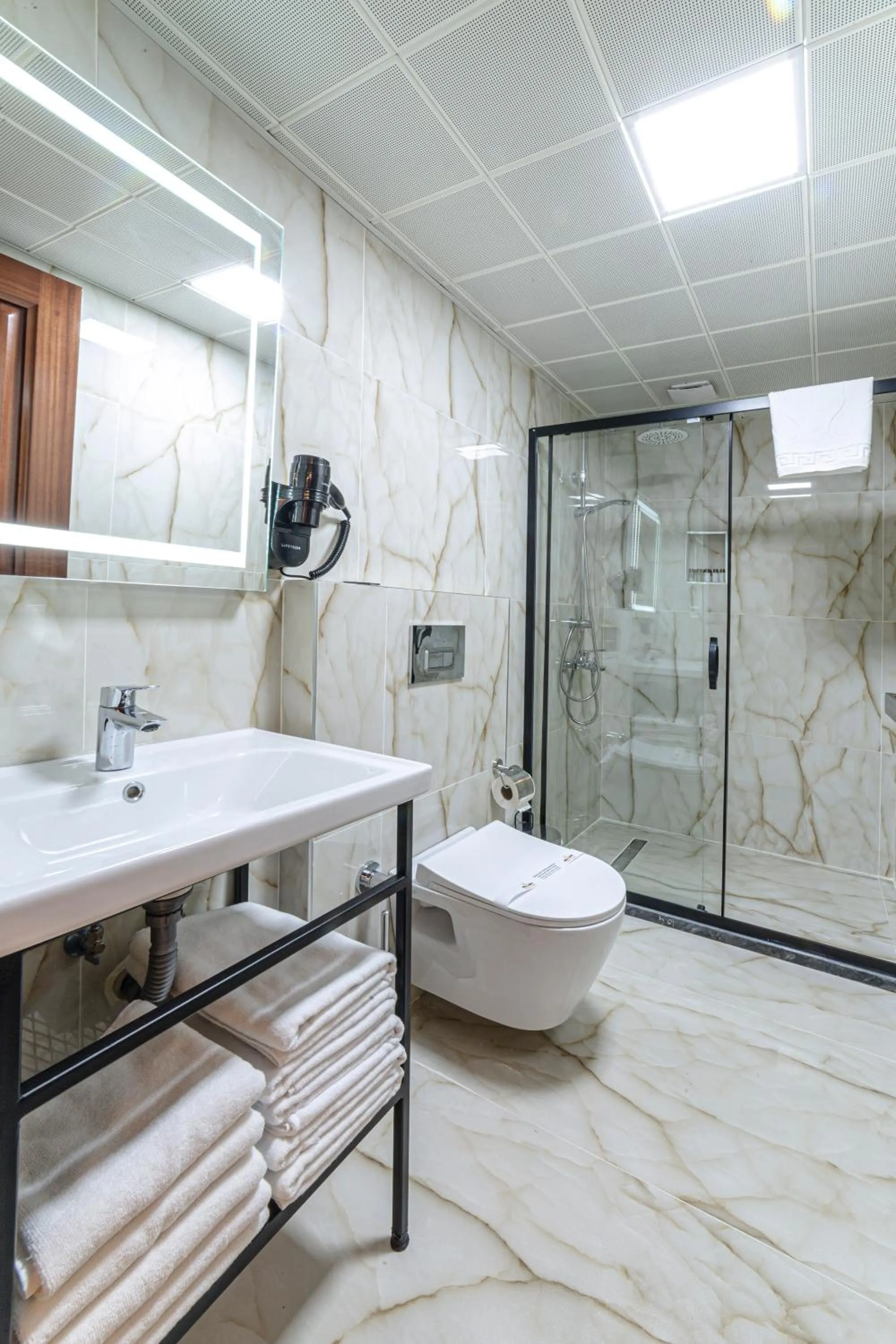 Bathroom in World Heritage Center Hotel