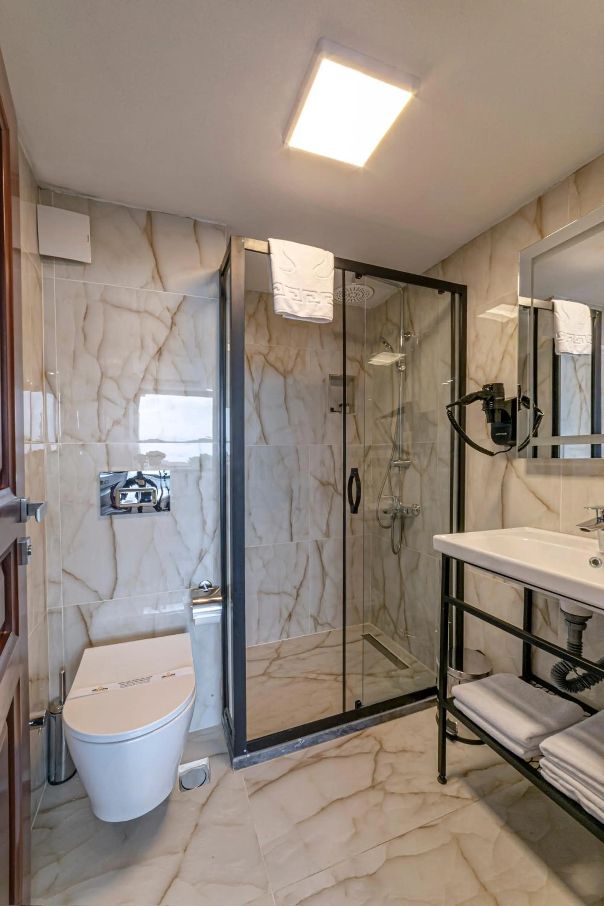 Bathroom in World Heritage Center Hotel