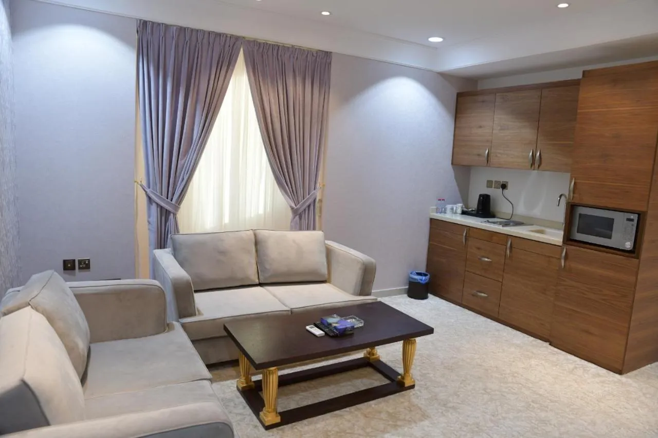 Kitchen or kitchenette in Crown City Hotel -فندق كراون ستي