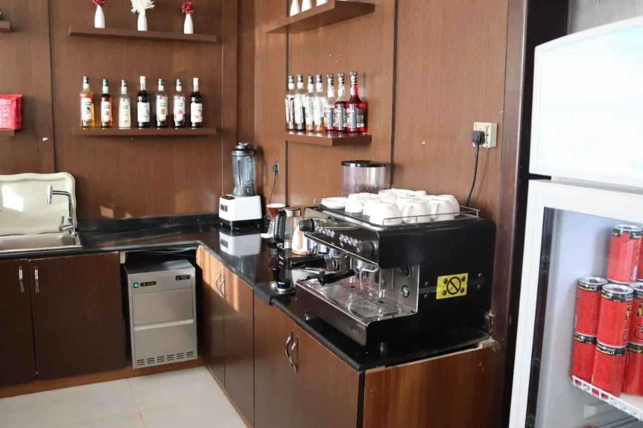 Crown City Hotel -فندق كراون ستي