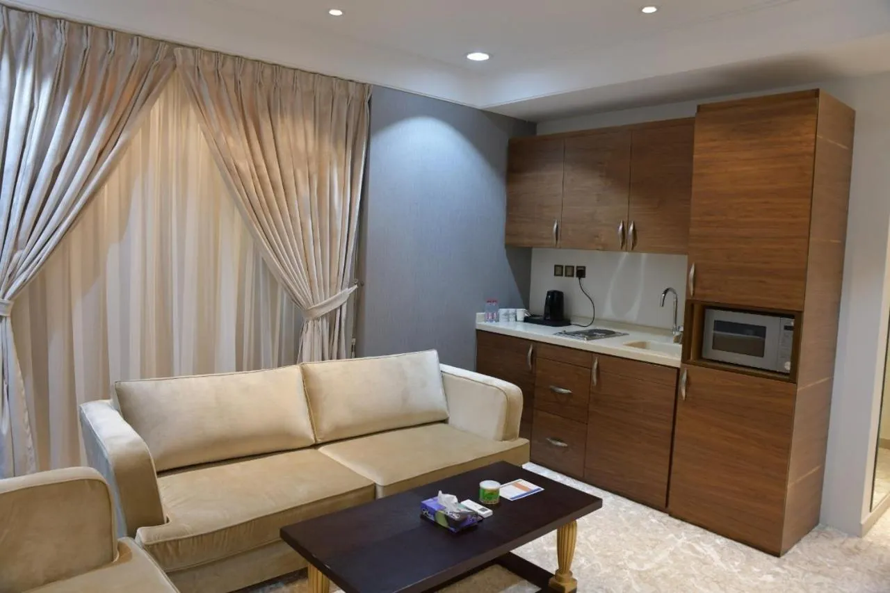 Crown City Hotel -فندق كراون ستي