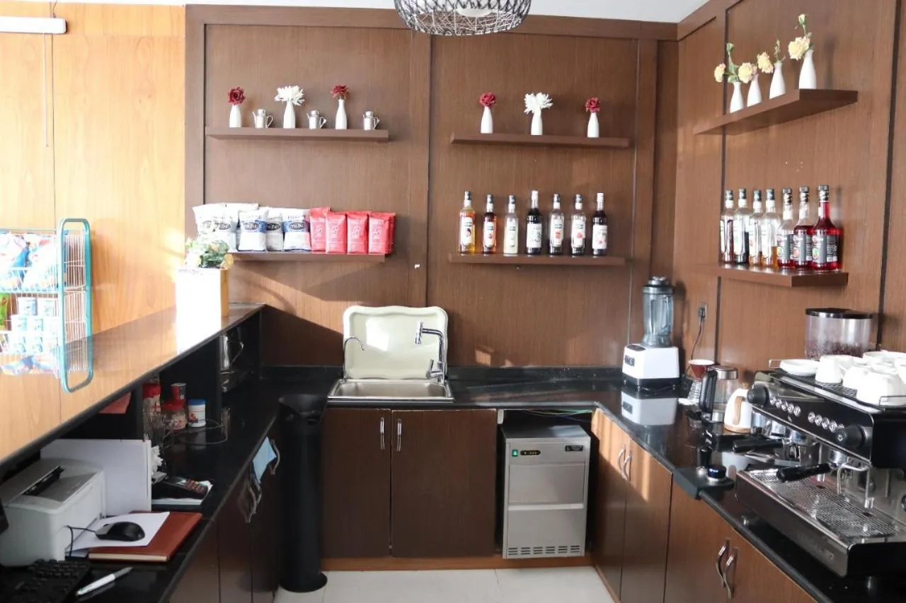 Crown City Hotel -فندق كراون ستي