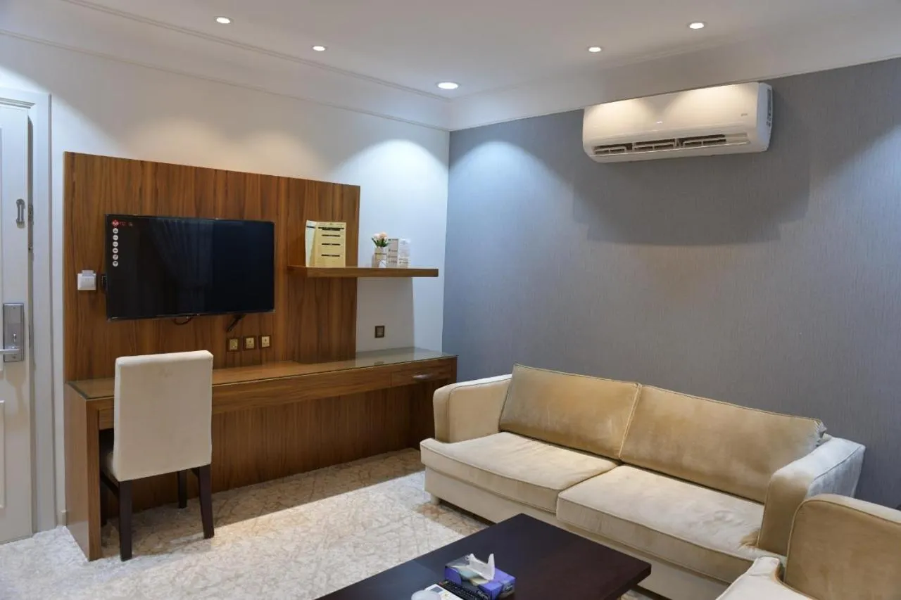 Crown City Hotel -فندق كراون ستي