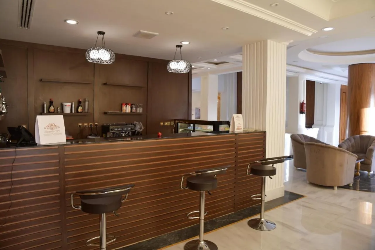 Crown City Hotel -فندق كراون ستي