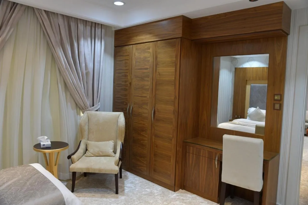 Crown City Hotel -فندق كراون ستي