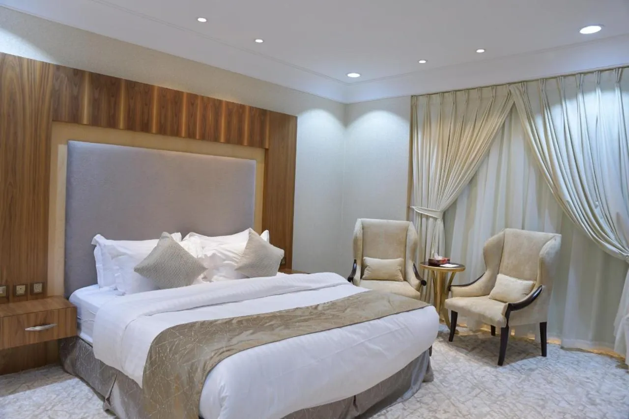 Bed in Crown City Hotel -فندق كراون ستي