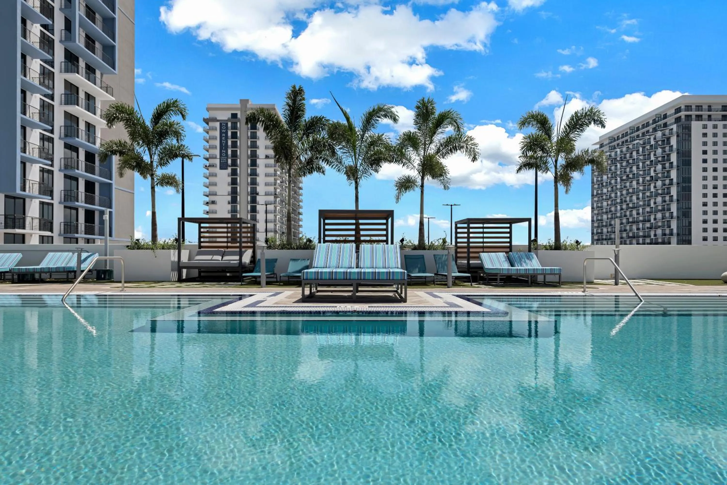 Swimming pool in Provident Grand Luxury Short-Term Residences